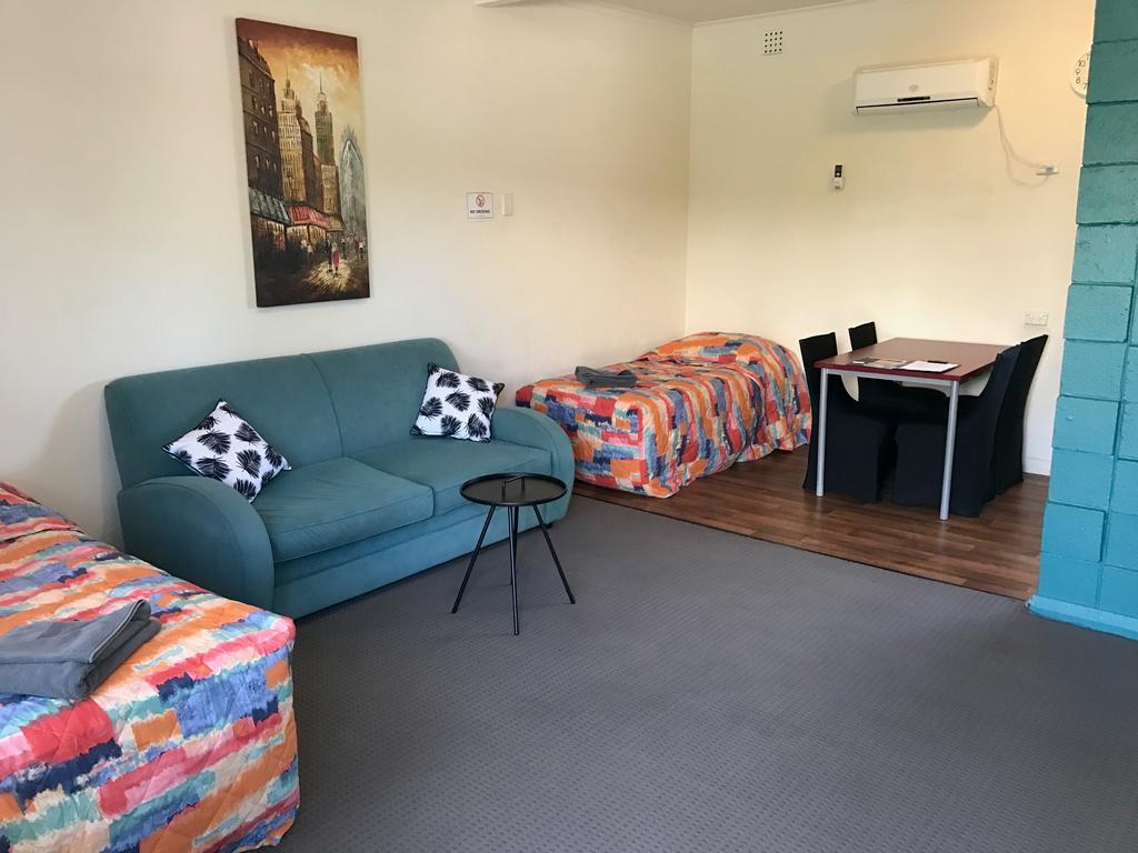 Hello Adelaide Motel and Apartments