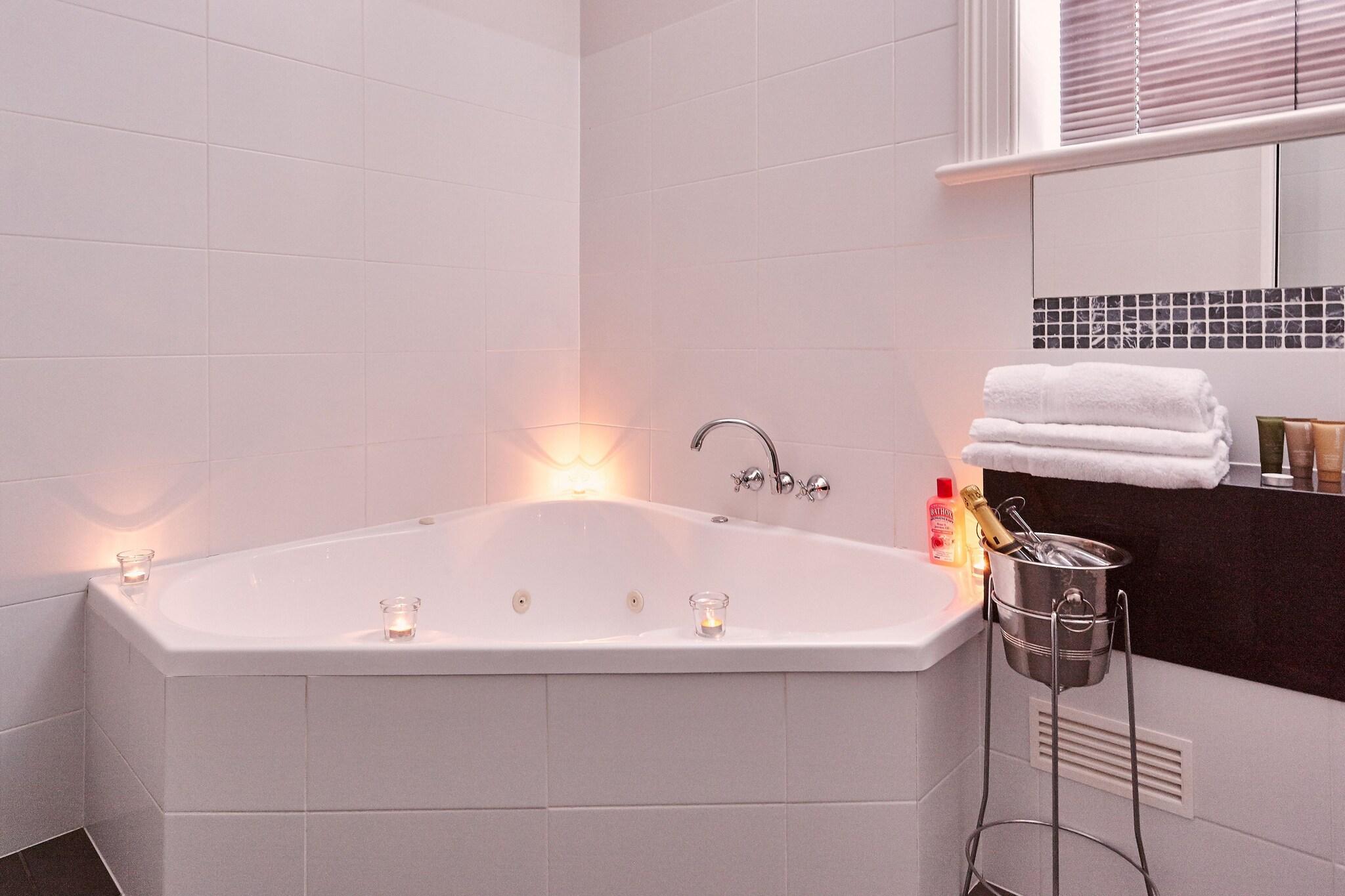 Auldington Hotel by null