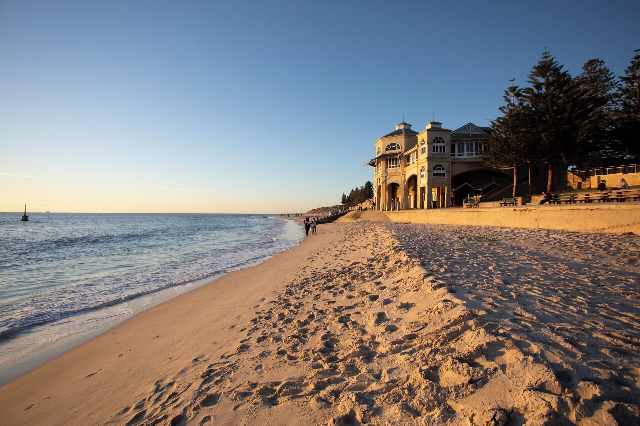 The Cottesloe Beach Hotel by null