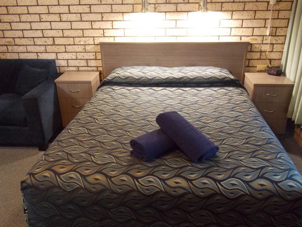 Cowra Crest Motel by null
