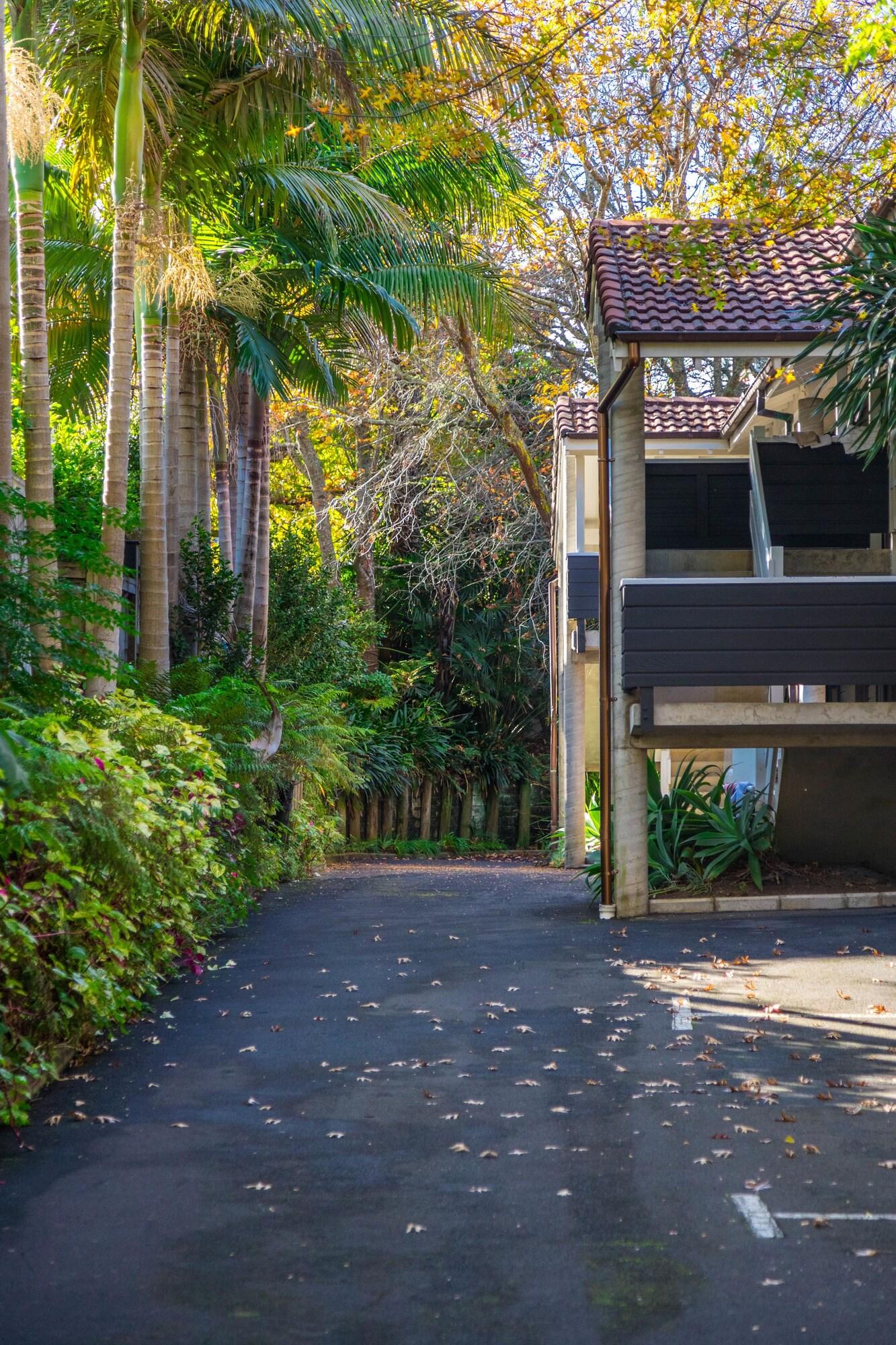 The Emerald - Takapuna Beach by null