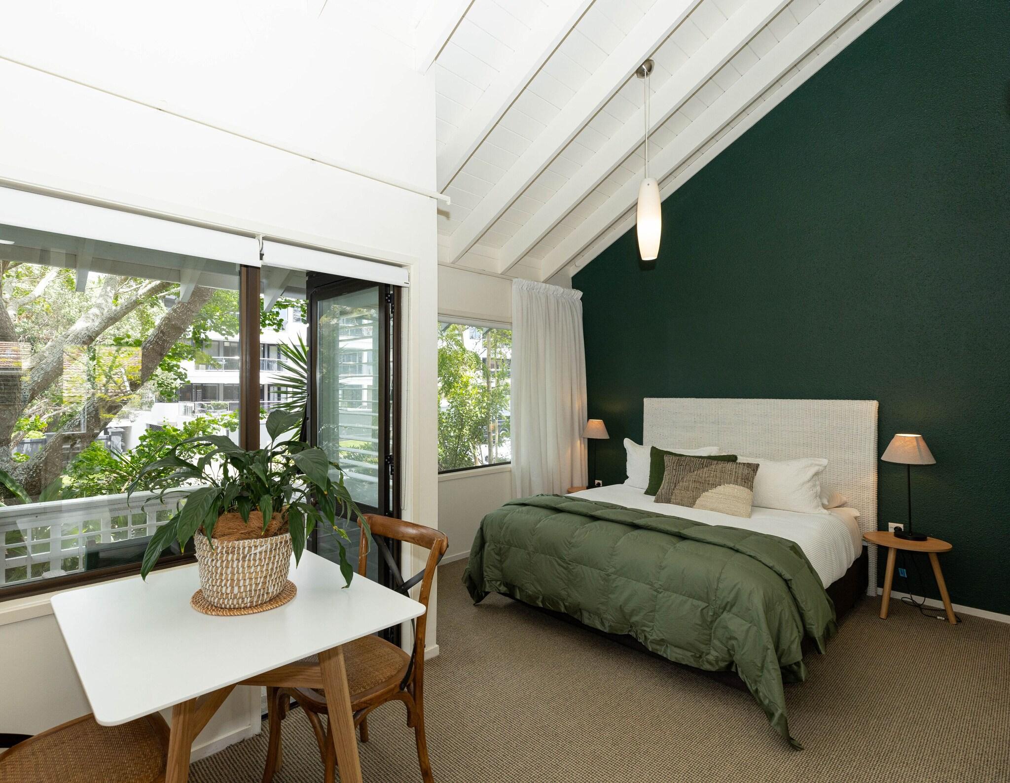 The Emerald - Takapuna Beach by null