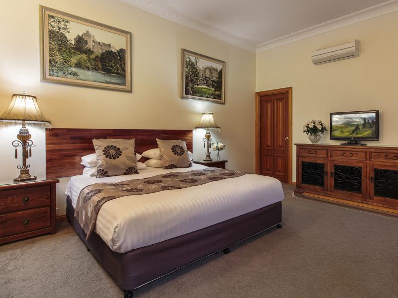Mt Tamborine Stonehaven Guest House