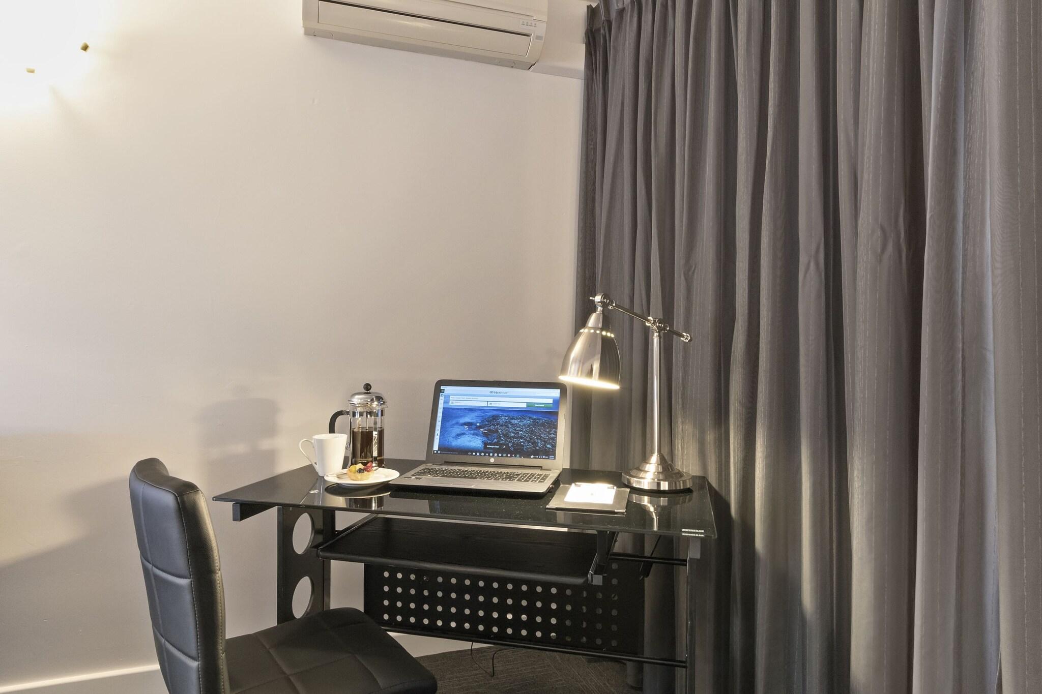 The Peninsula Riverside Serviced Apartments by null