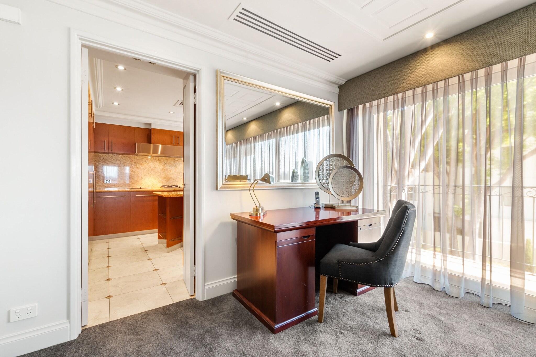 The Peninsula Riverside Serviced Apartments by null