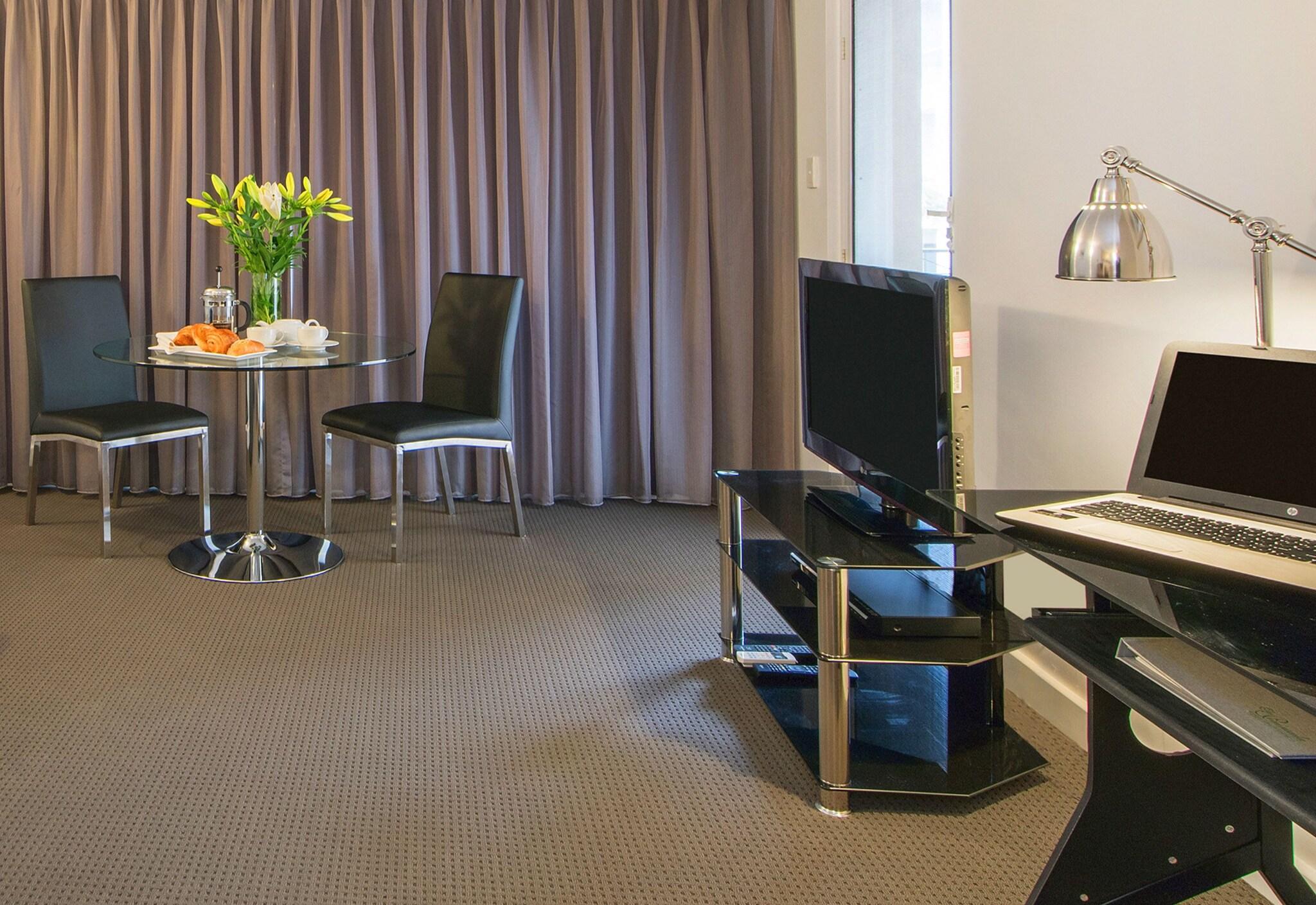 The Peninsula Riverside Serviced Apartments by null