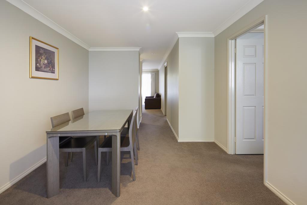 Pinnacle Apartments Canberra by null