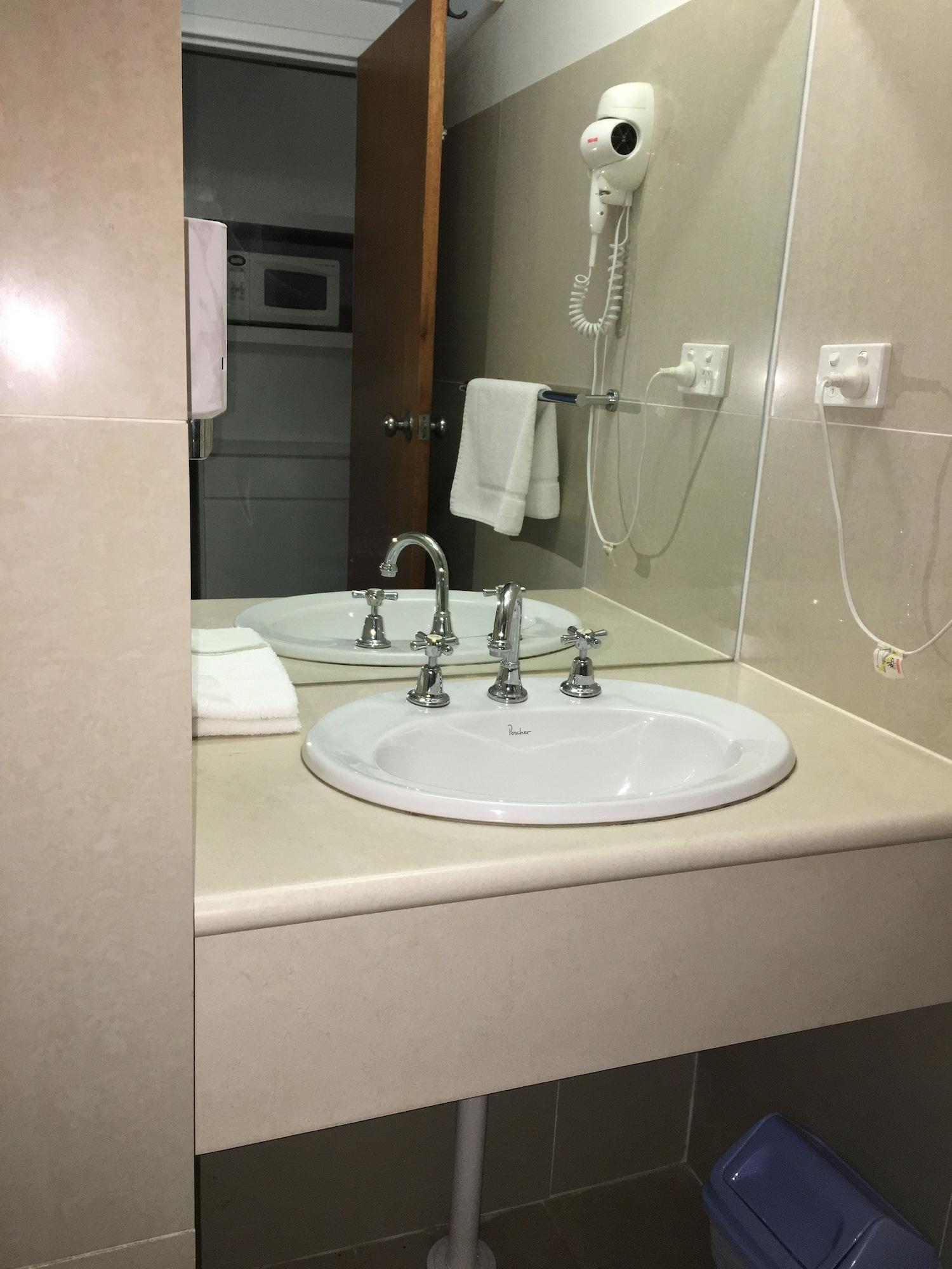 Red Cedars Motel by null