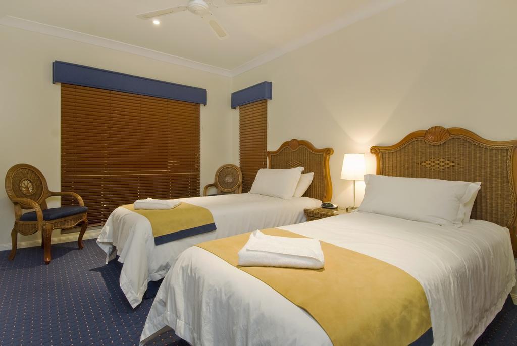 Tinaroo Lake Resort by null