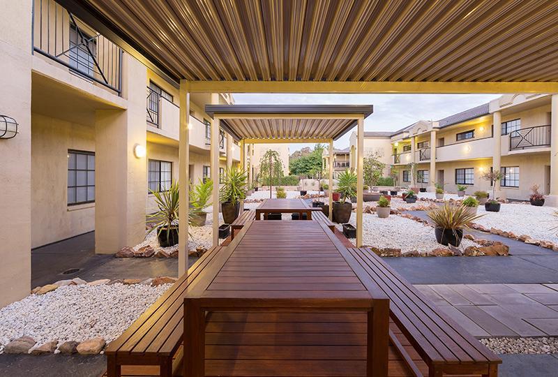 Canberra Parklands Central Apartment Hotel