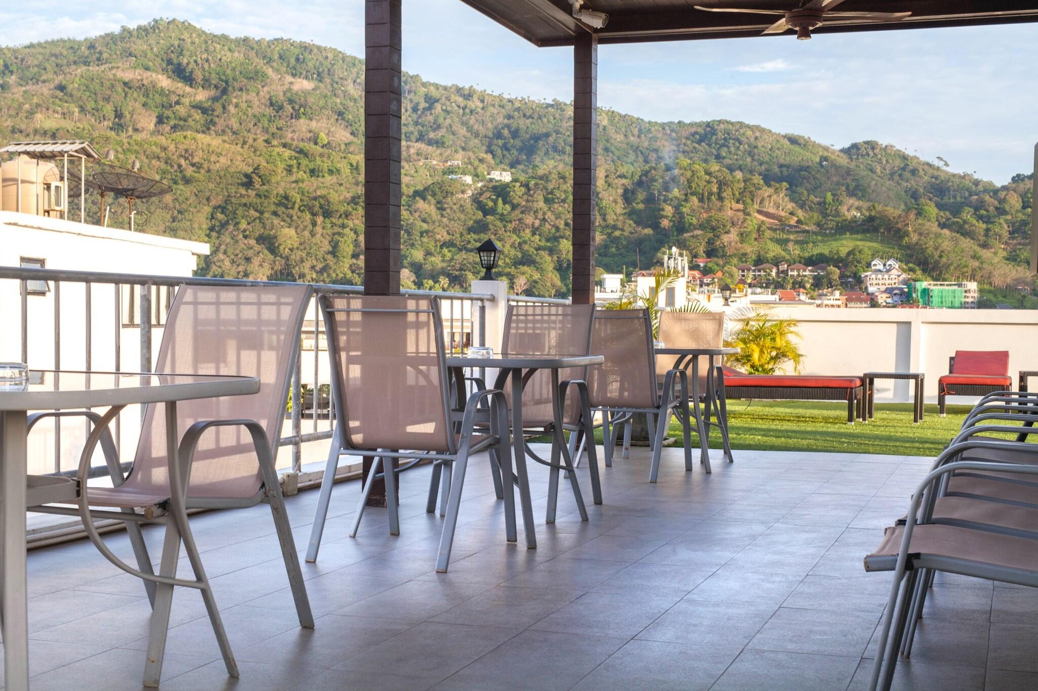 Paripas Patong Resort - фото