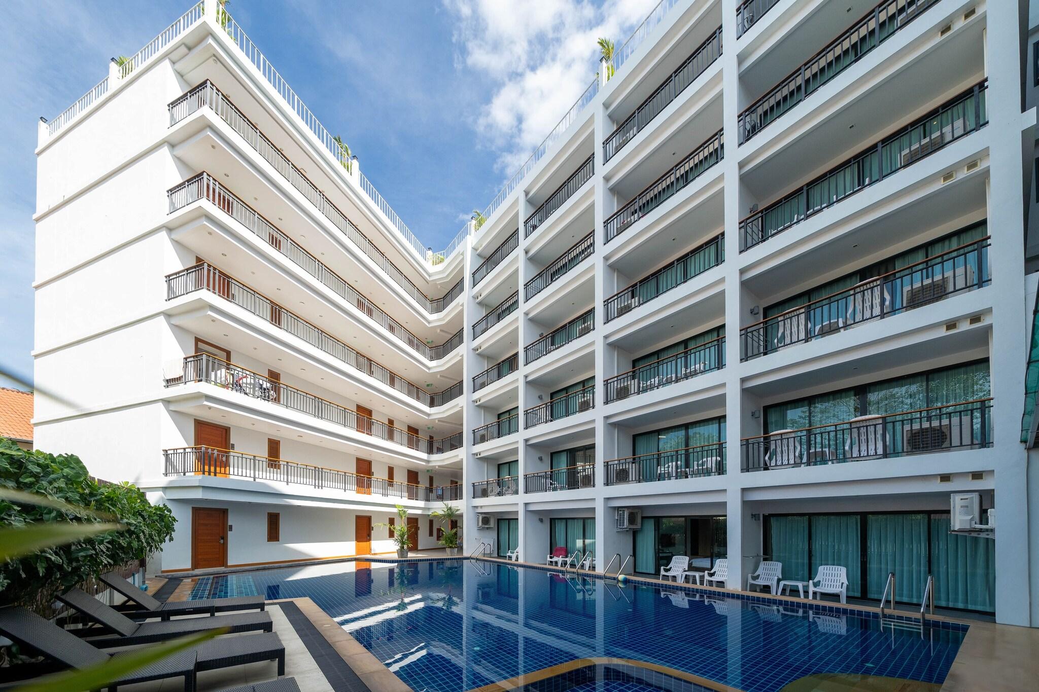 Paripas Patong Resort - фото