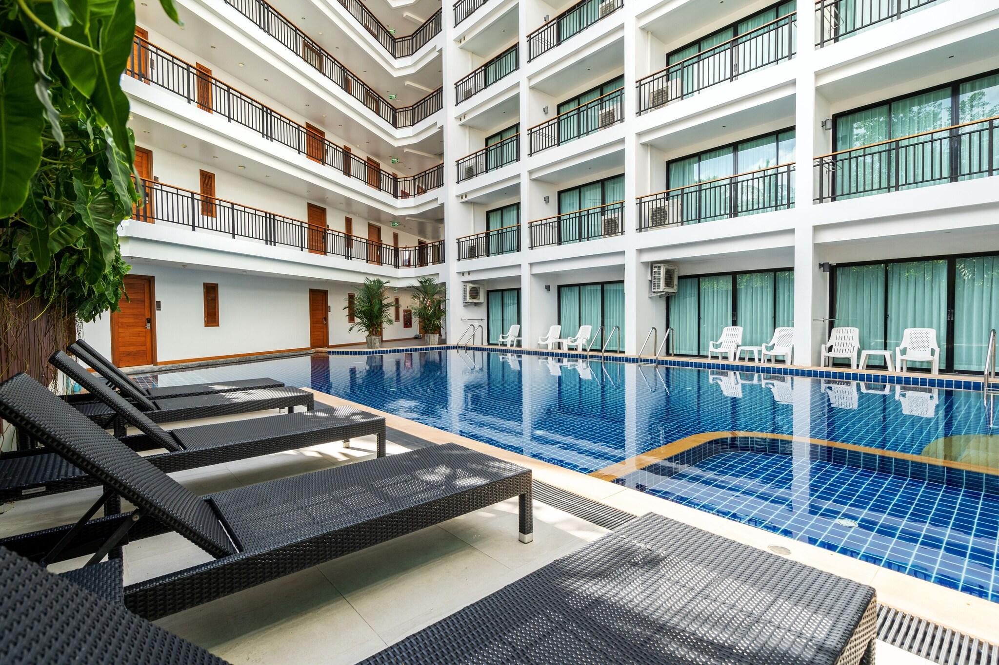 Paripas Patong Resort - фото