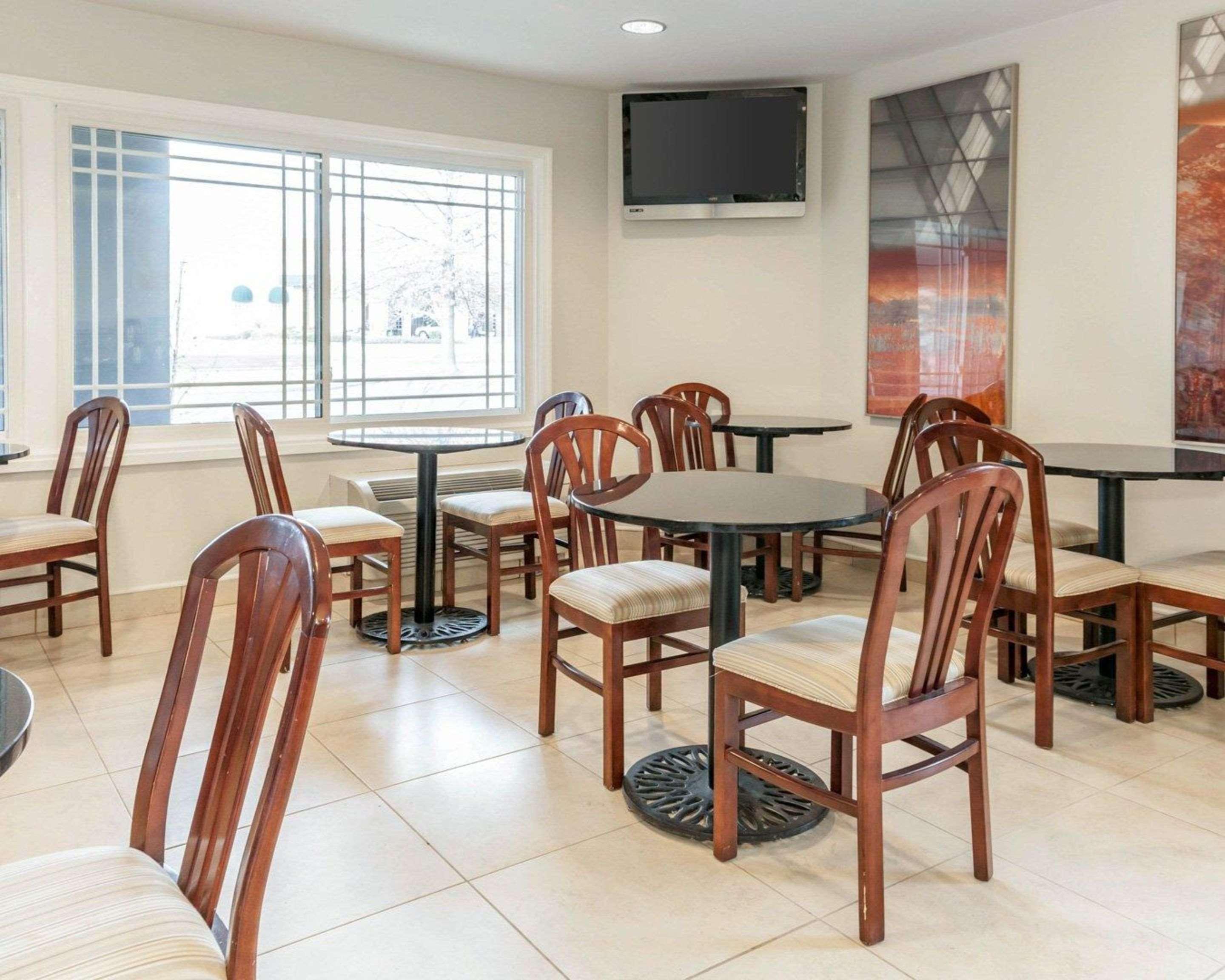 Quality Inn Indianapolis Northwest