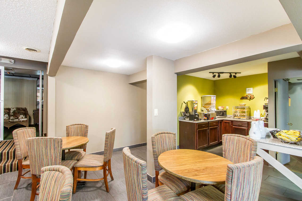 Amerivu Inn Suites Gilbertsville