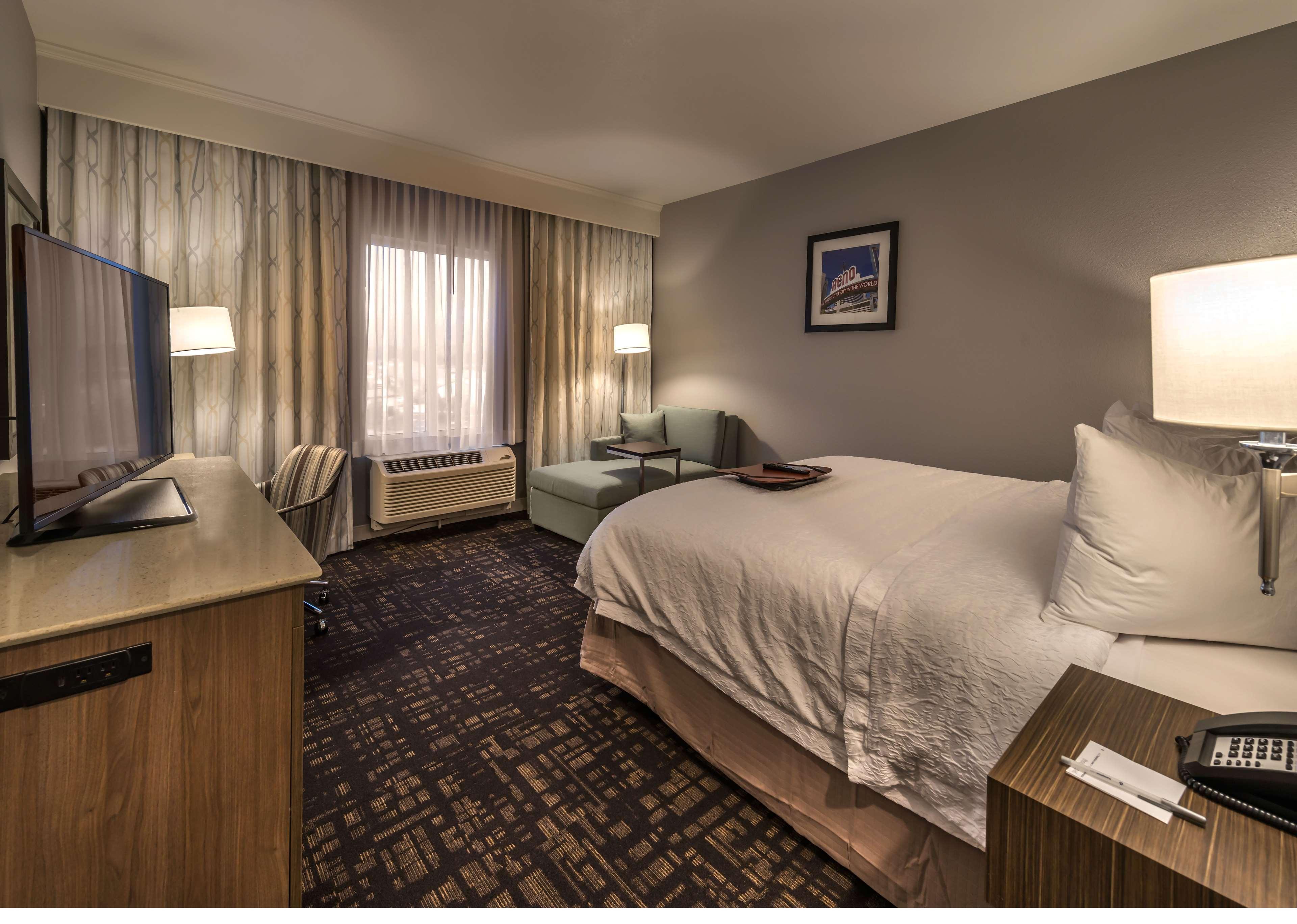 Hampton Inn & Suites Reno West