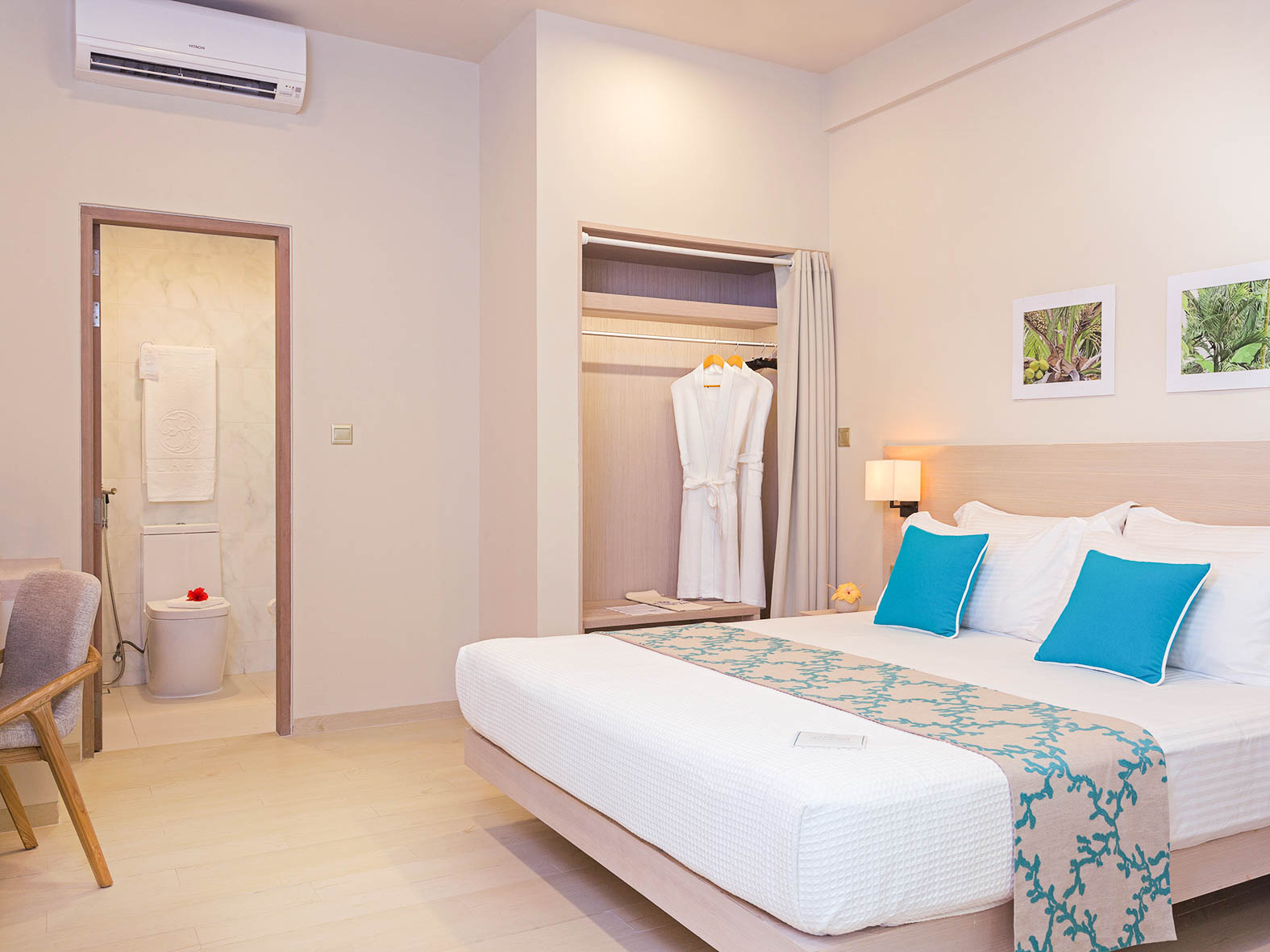 Habitación triple, vistas al jardín