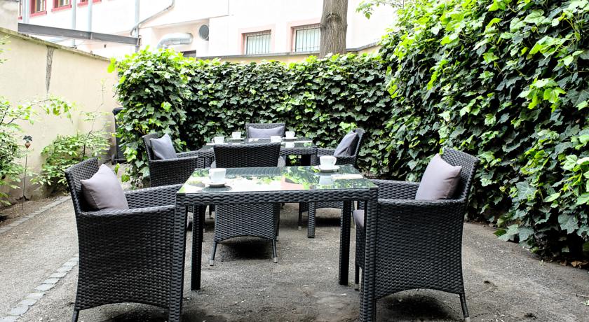 Townhouse Hotel