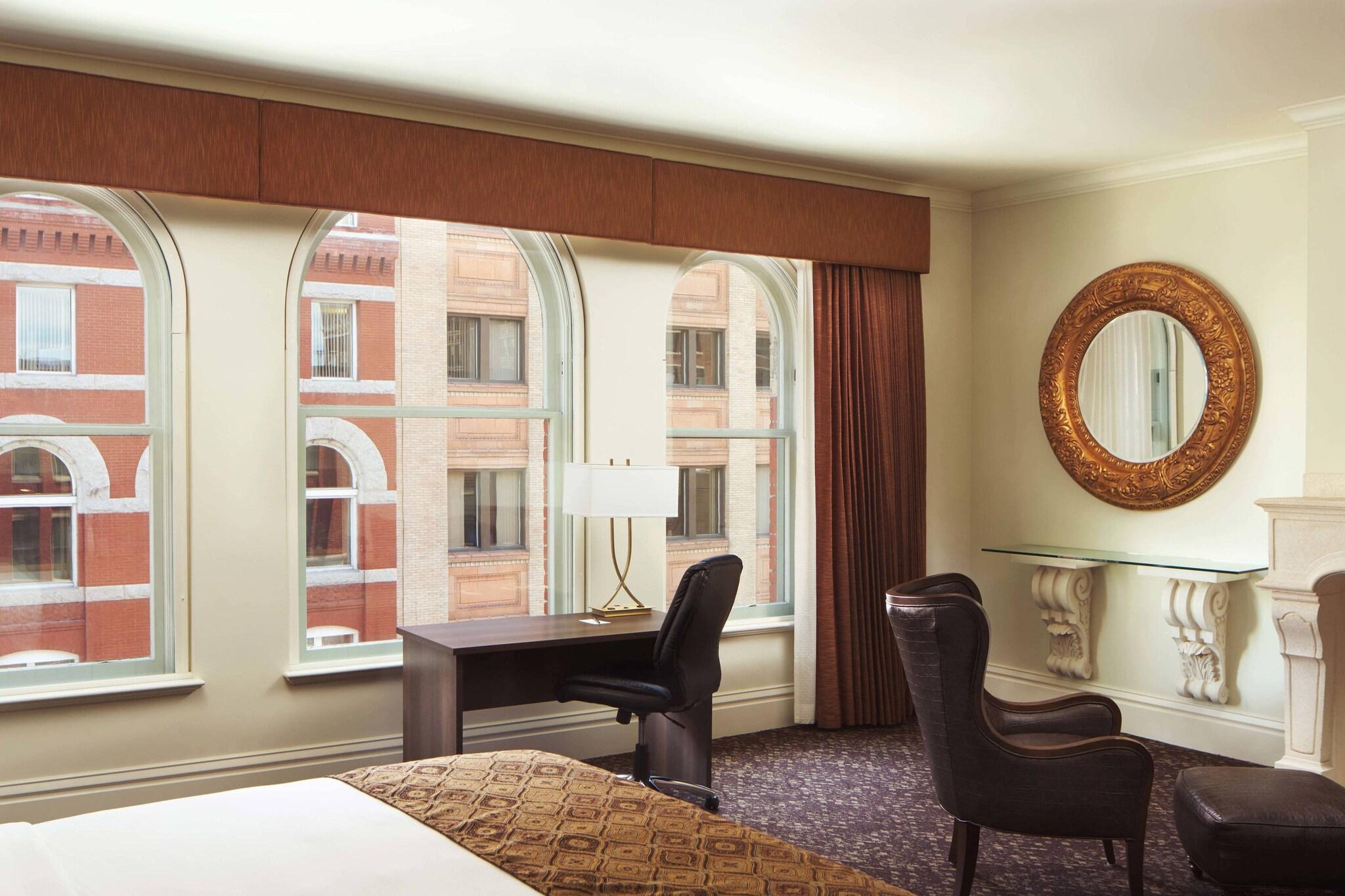 The Louie, A Davenport Hotel, Autograph Collection by null