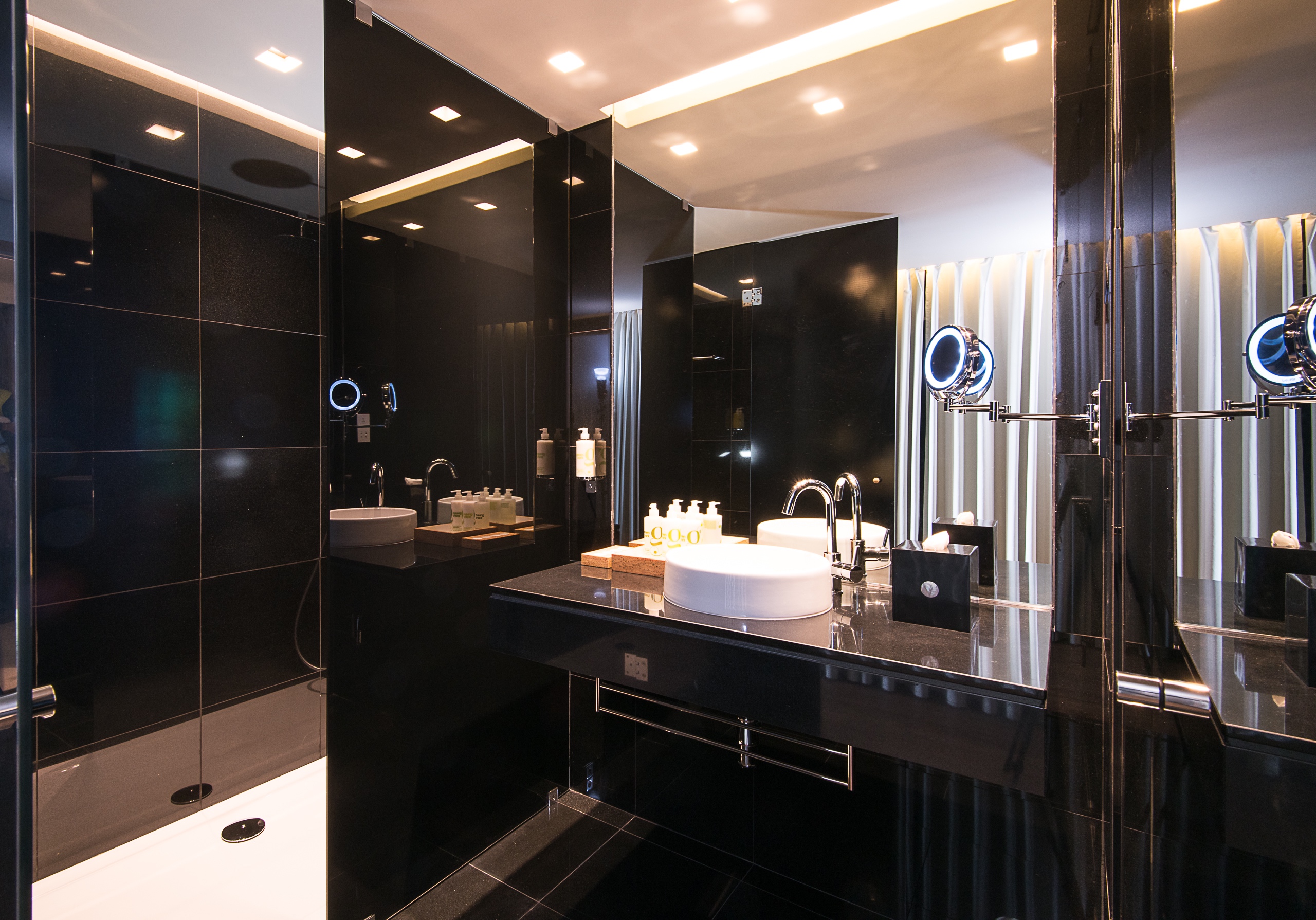 Azor Hotel by null