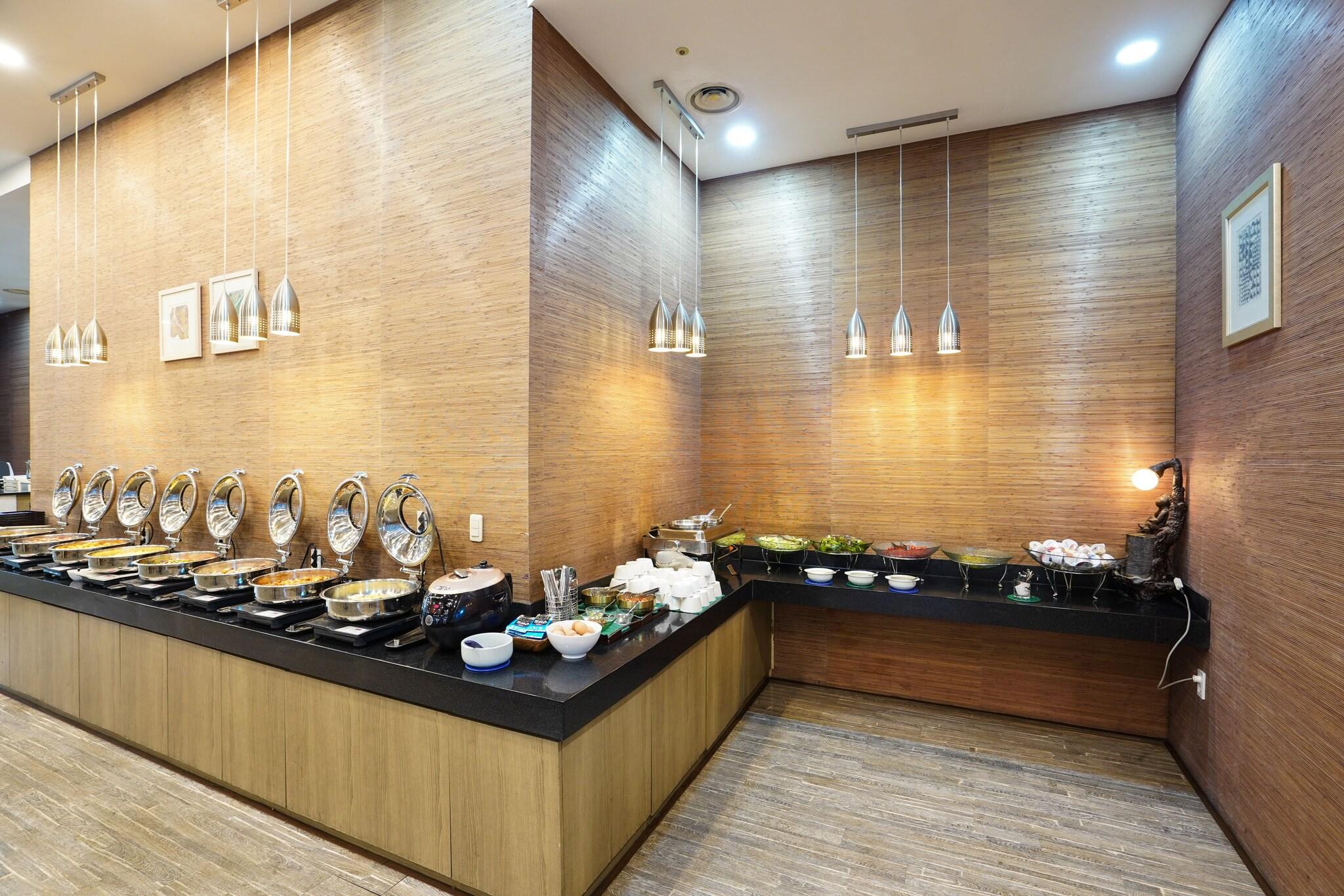 Gumi Century Tourist Hotel