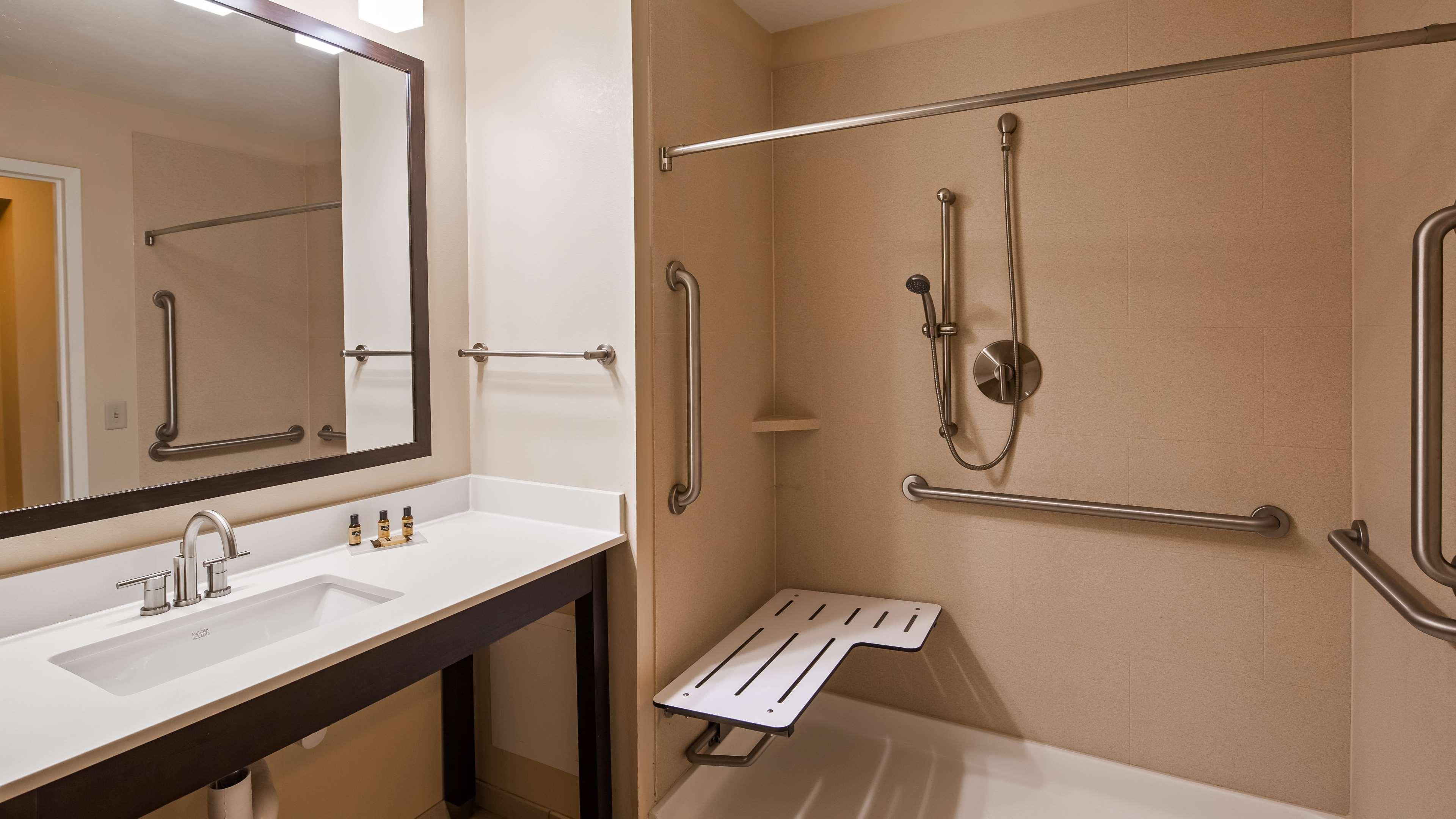 Best Western Plus Thornburg Inn & Suites