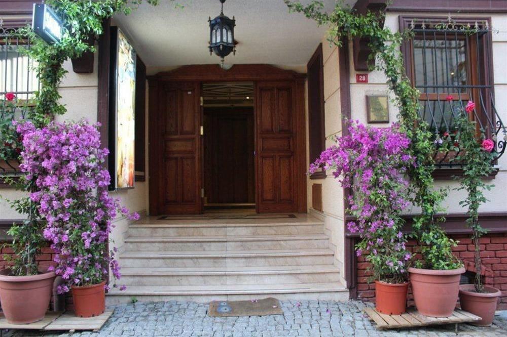 Aruna Hotel - фото