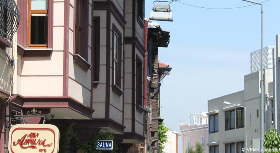 Aruna Hotel - фото