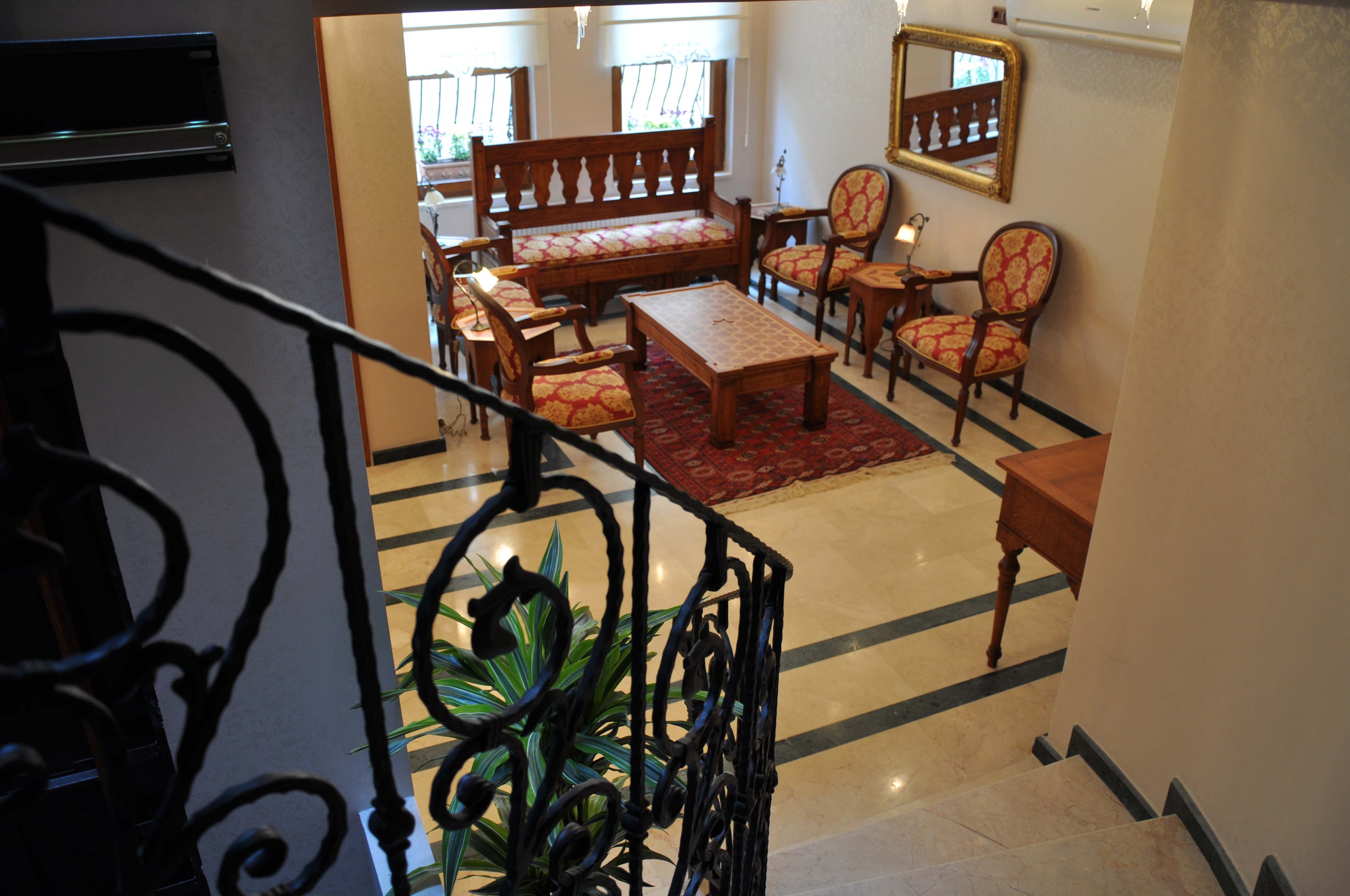 Aruna Hotel - фото