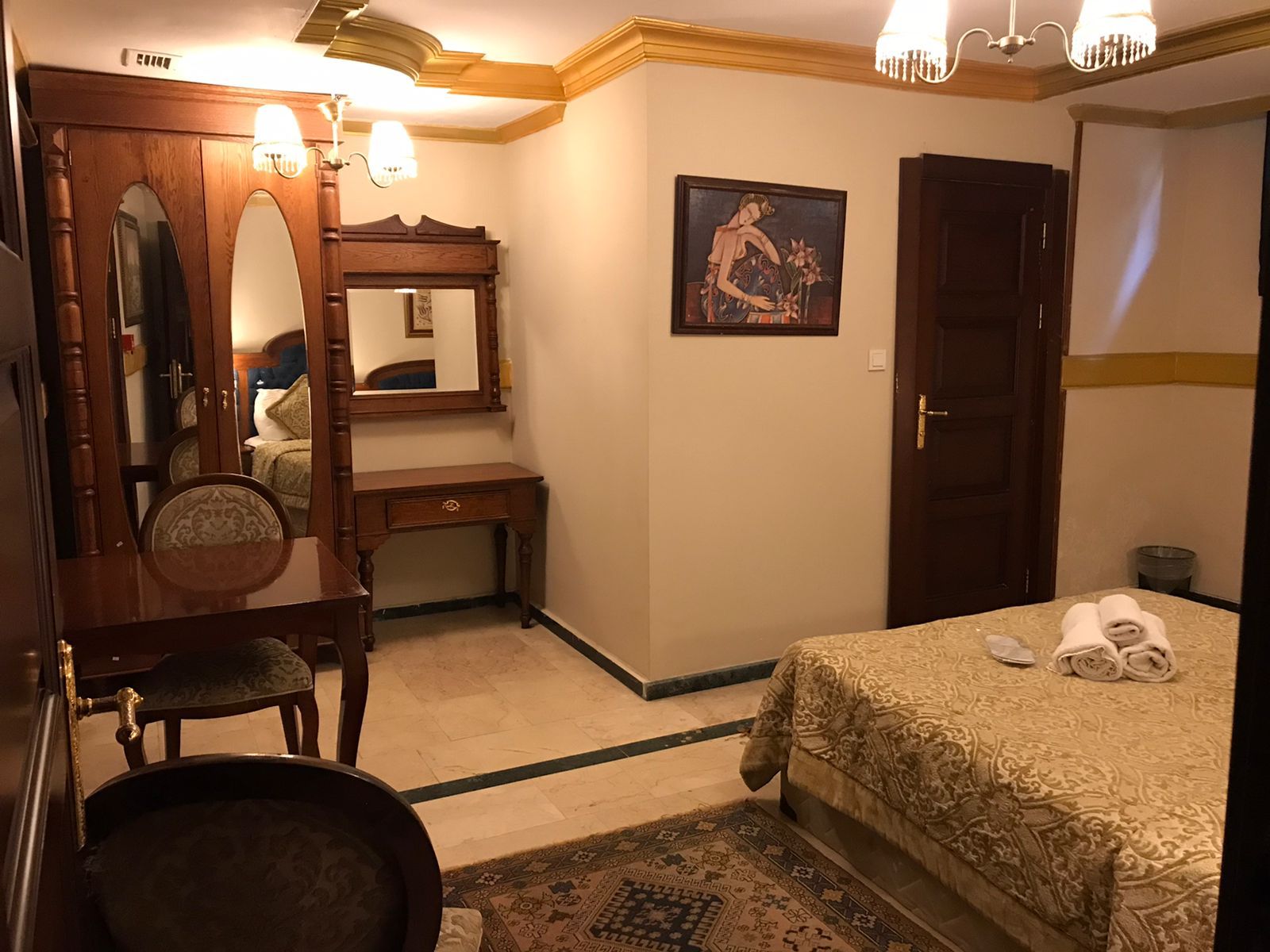 Aruna Hotel