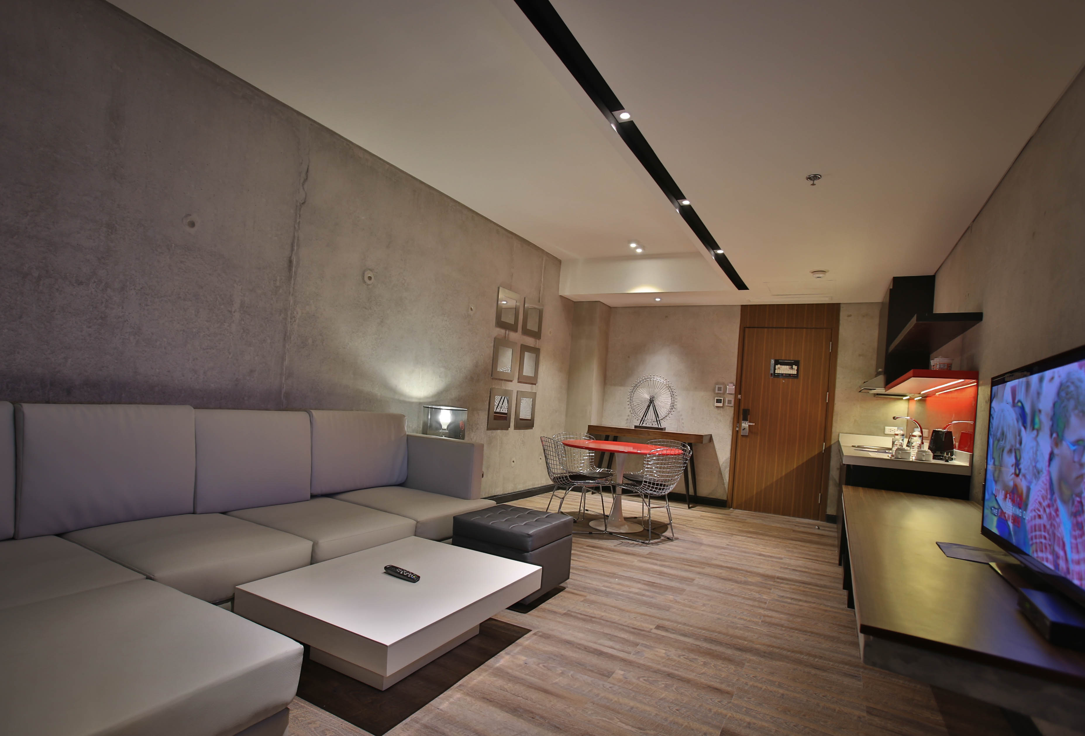The B Hotel Quezon City