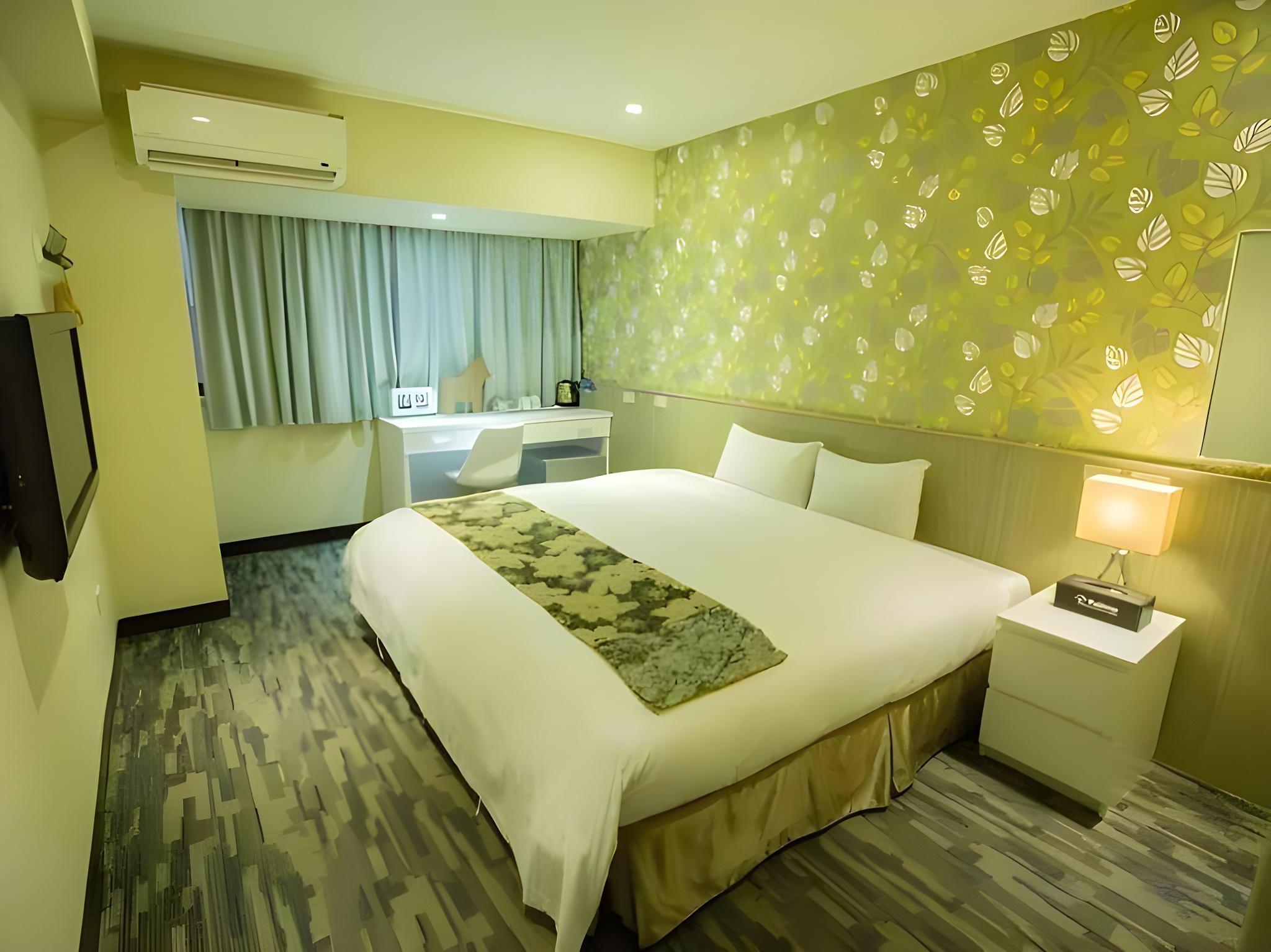 Sunny Hotel