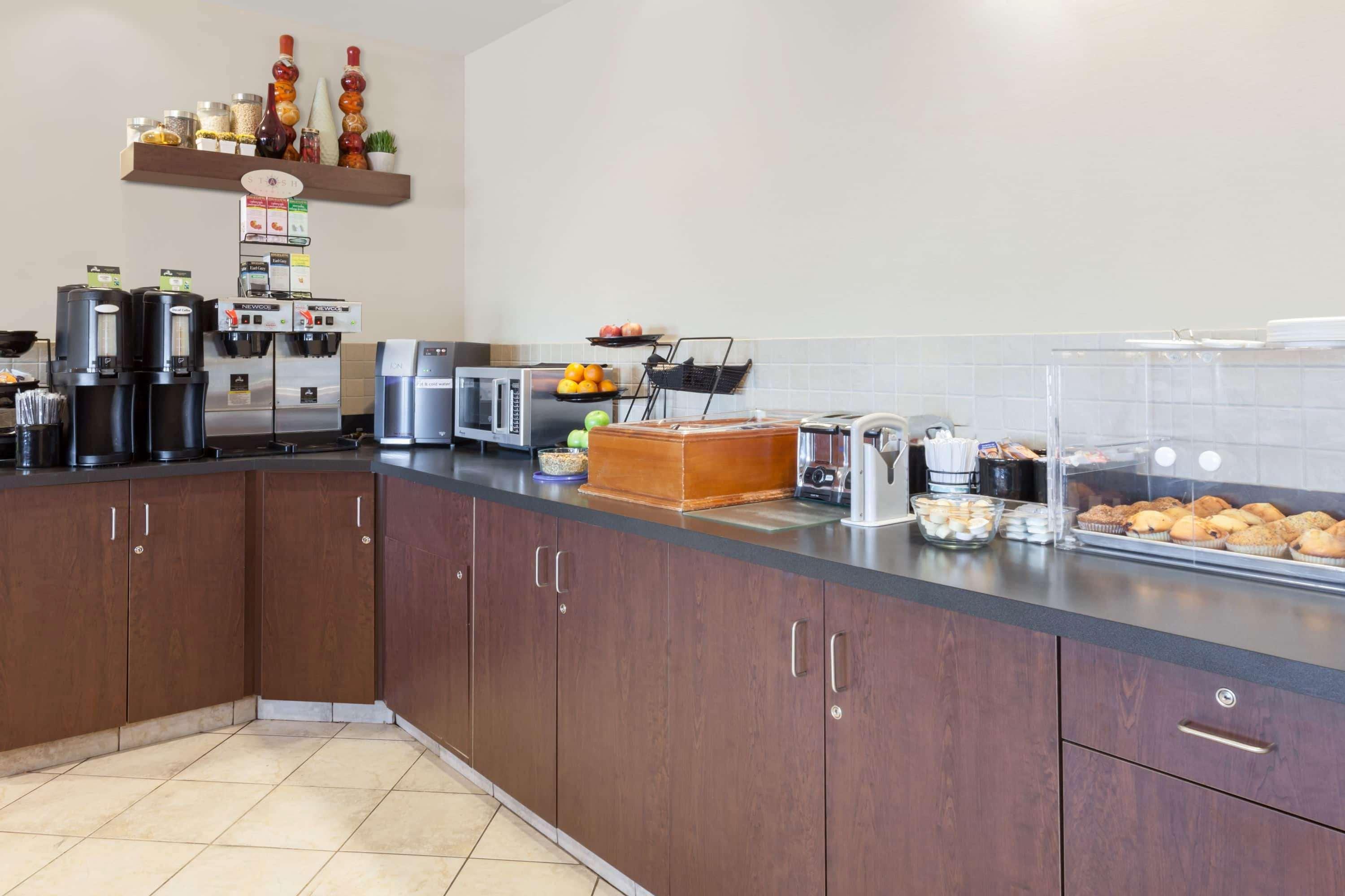 Ramada by Wyndham Weyburn