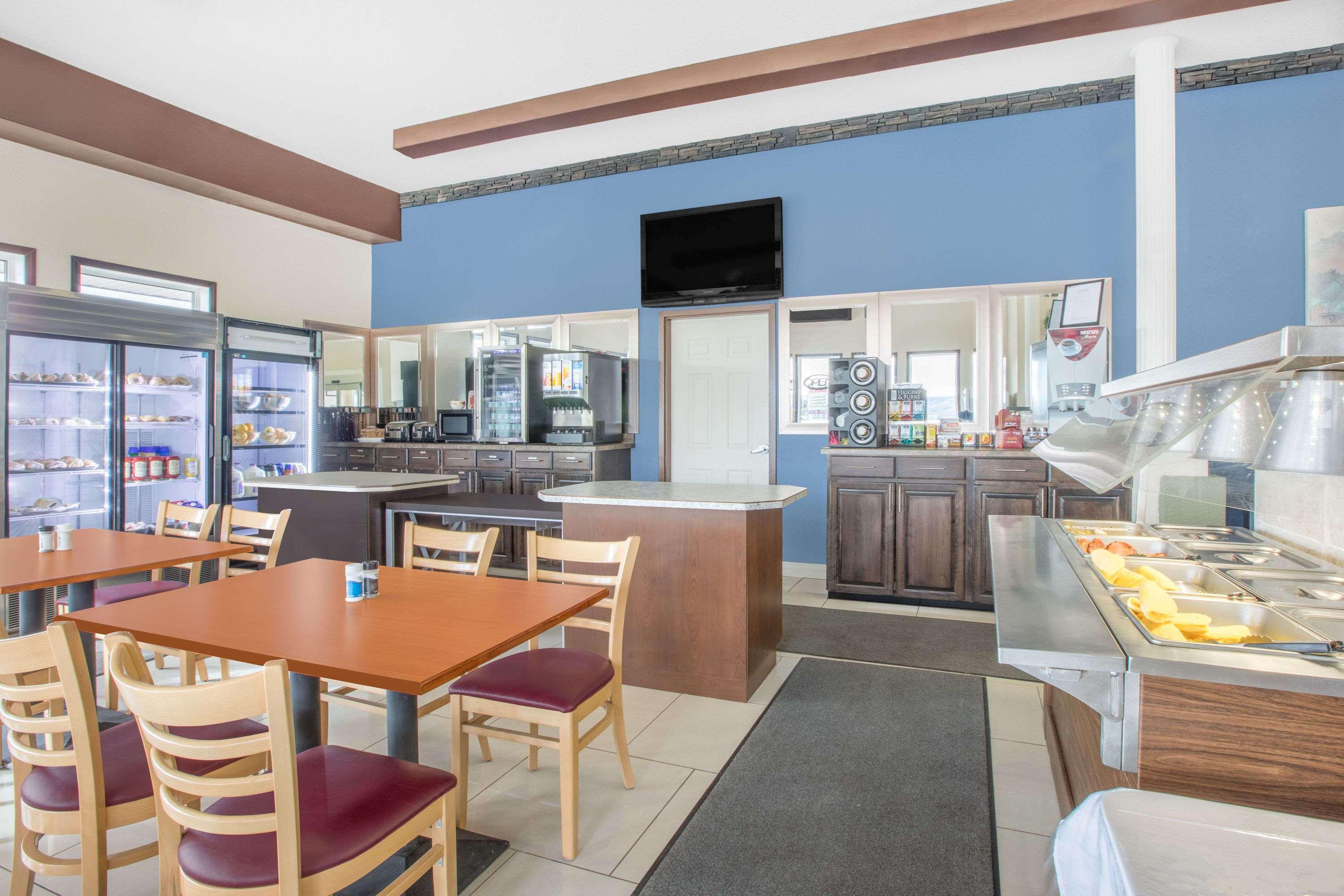 Super 8 by Wyndham Peace River