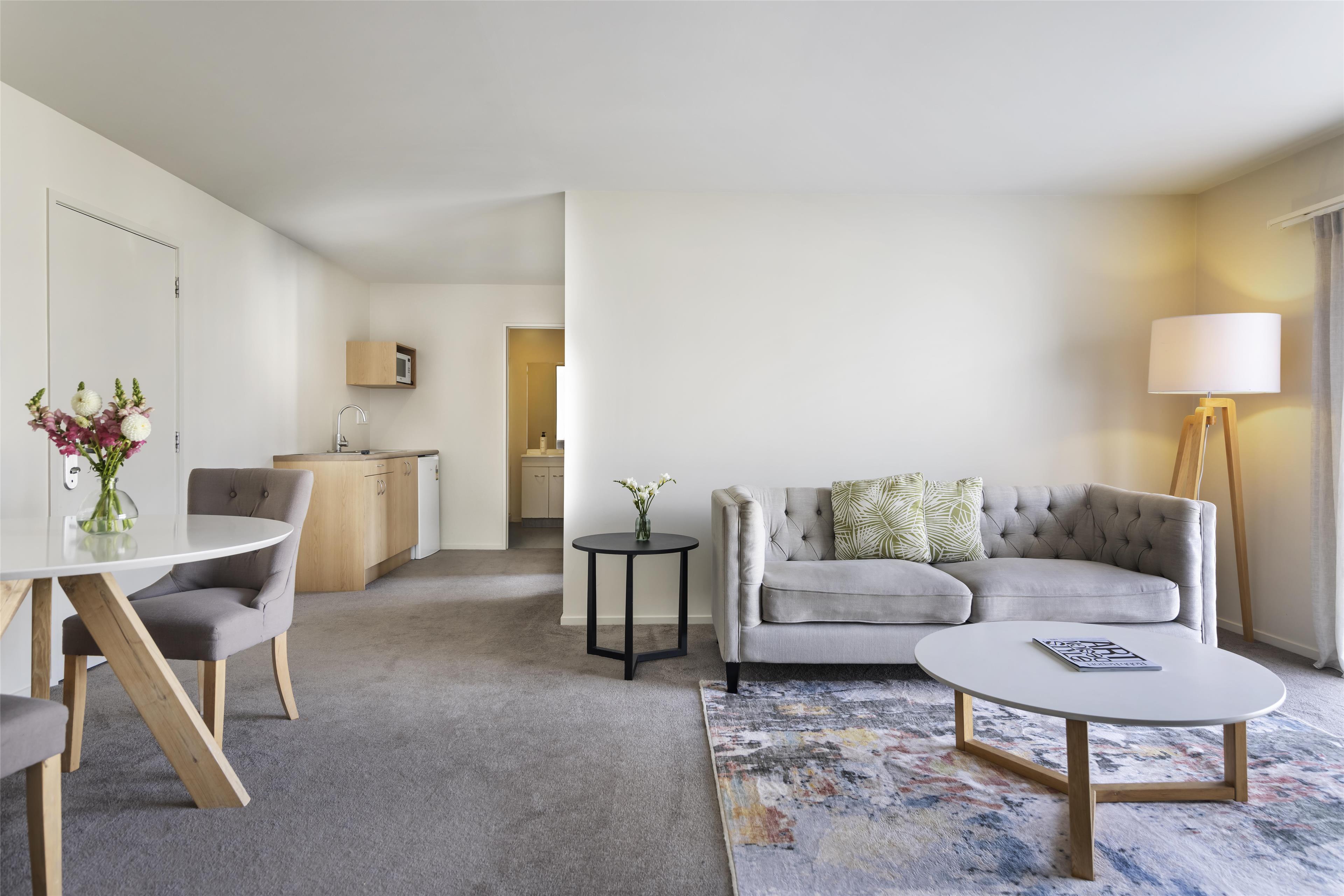 Greenlane Suites