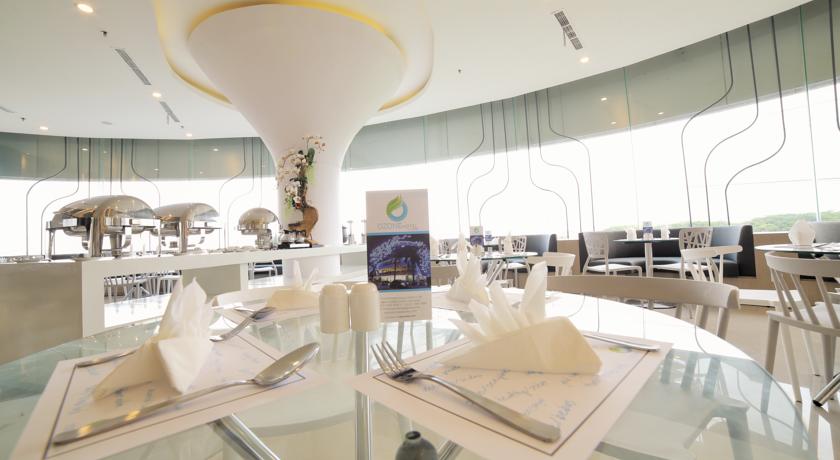 Ozone Hotel Pantai Indah Kapuk