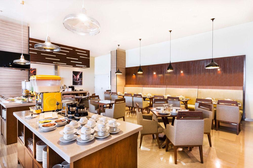 PrimeBiz Hotel Cikarang