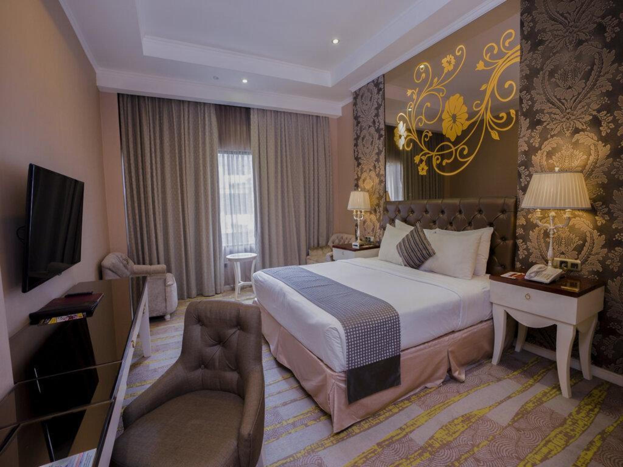 Sutan Raja Hotel And Convention Centre
