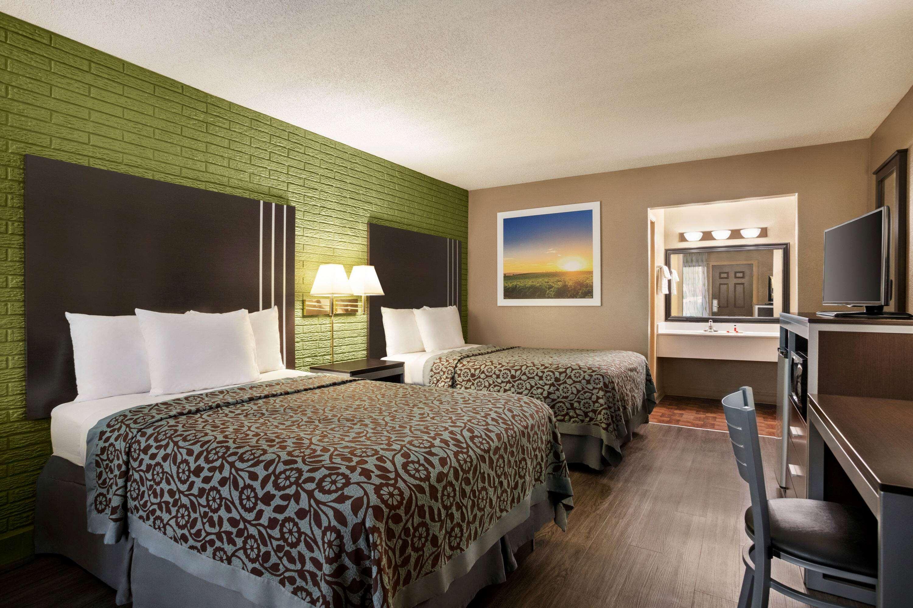 Days Inn By Wyndham Hardeeville/ I-95 State Line