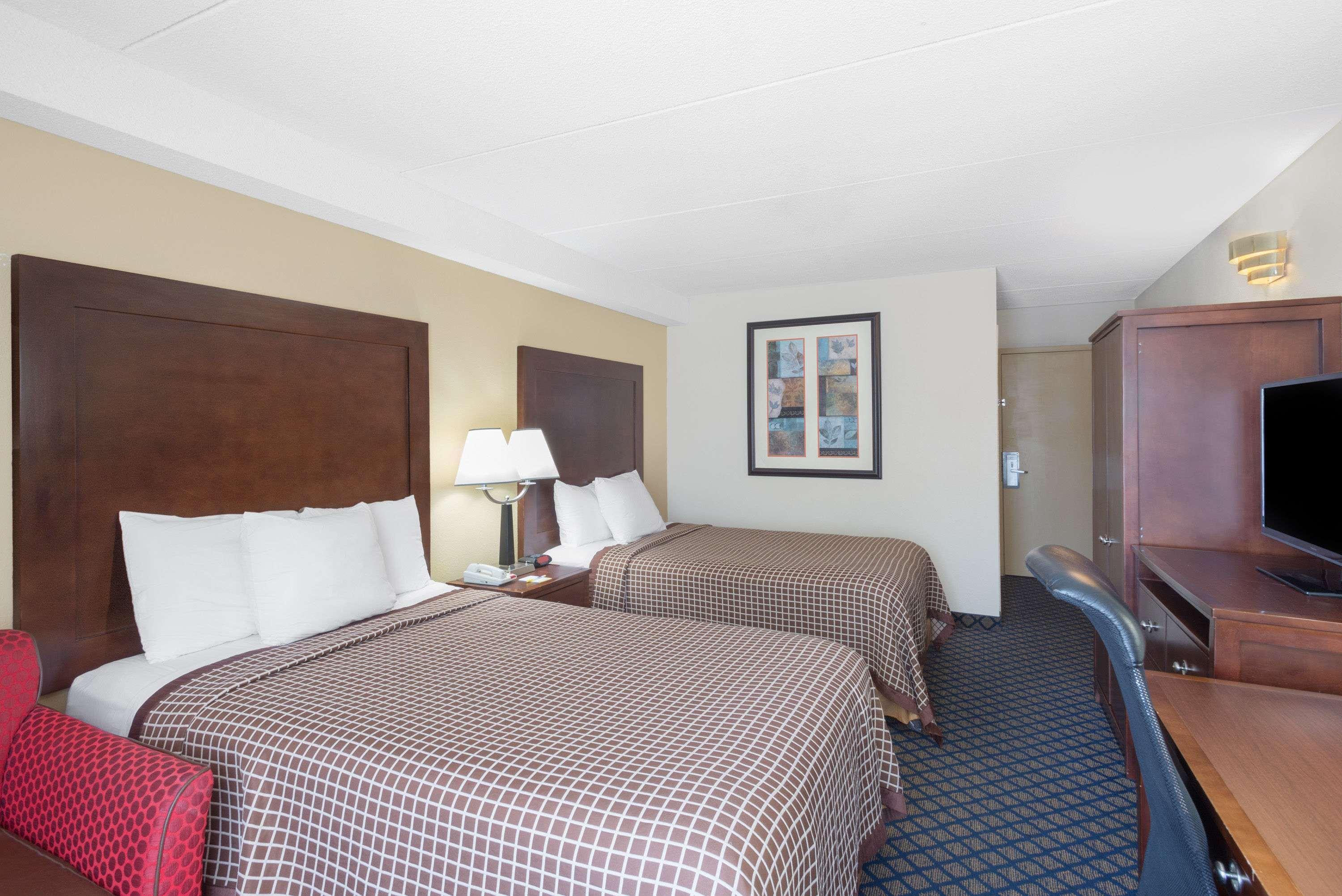 Days Inn By Wyndham Geneva/Finger Lakes