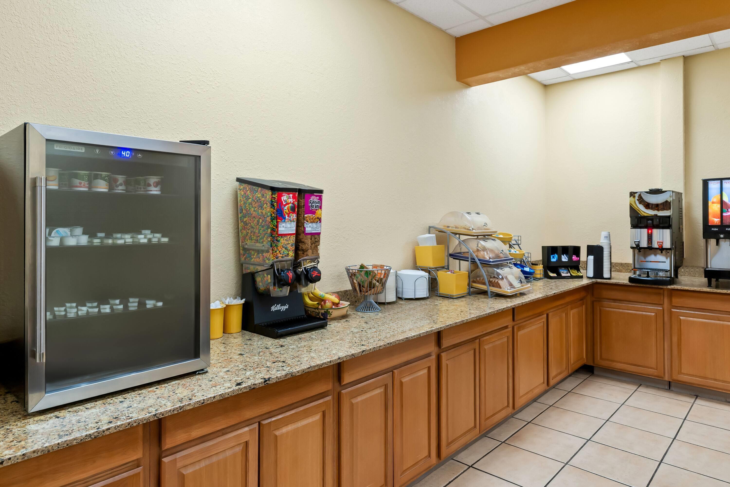 Days Inn by Wyndham Petersburg/South Fort Lee