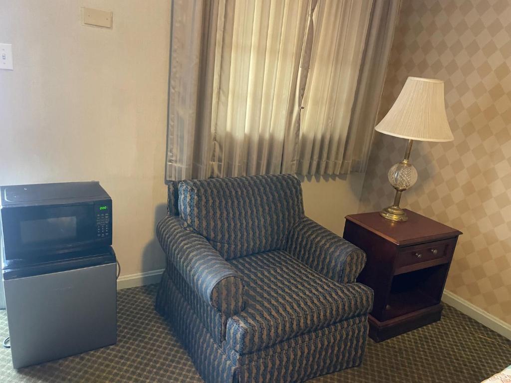 Budget Host Travelers Motel