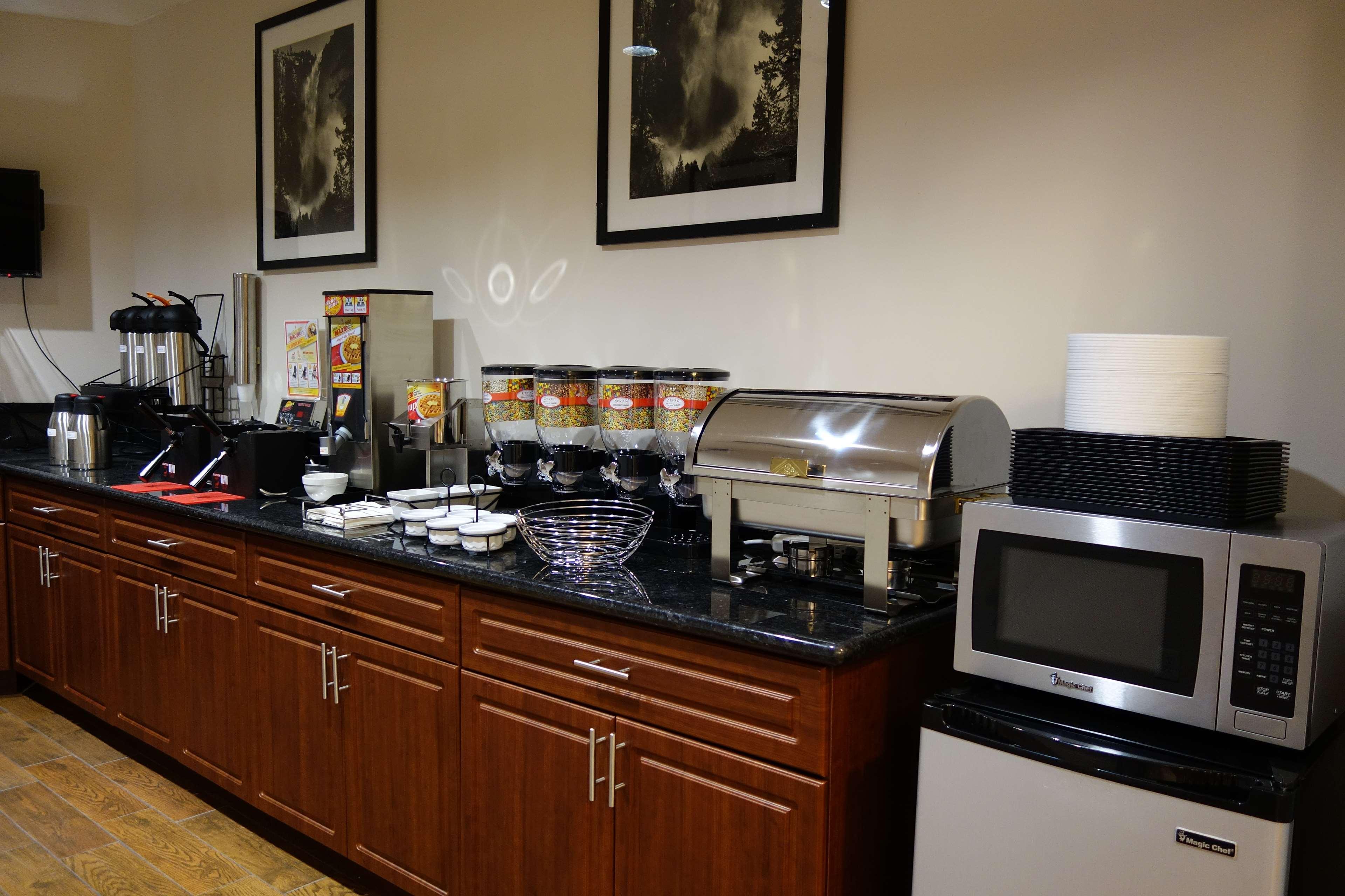 Ramada By Wyndham Sacramento