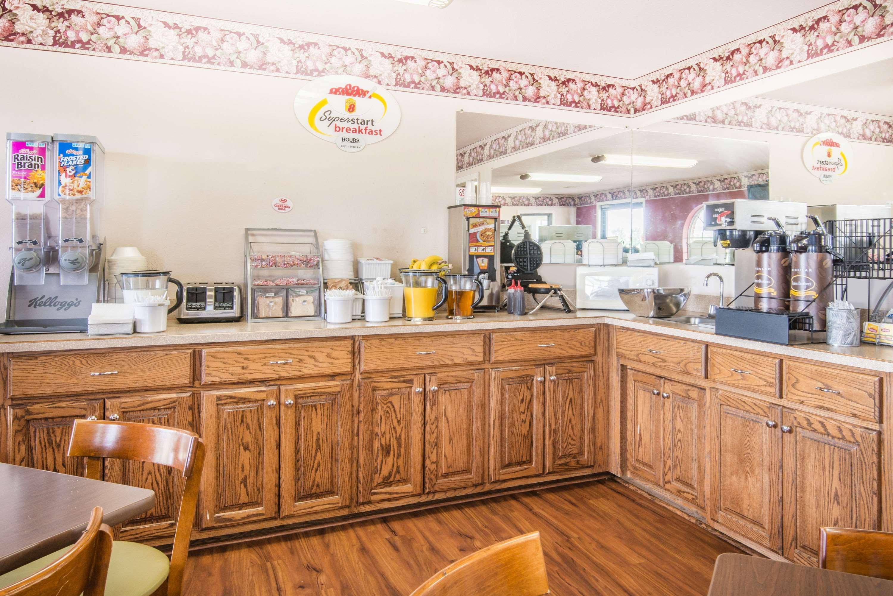 Super 8 by Wyndham Big Cabin/Vinita Area