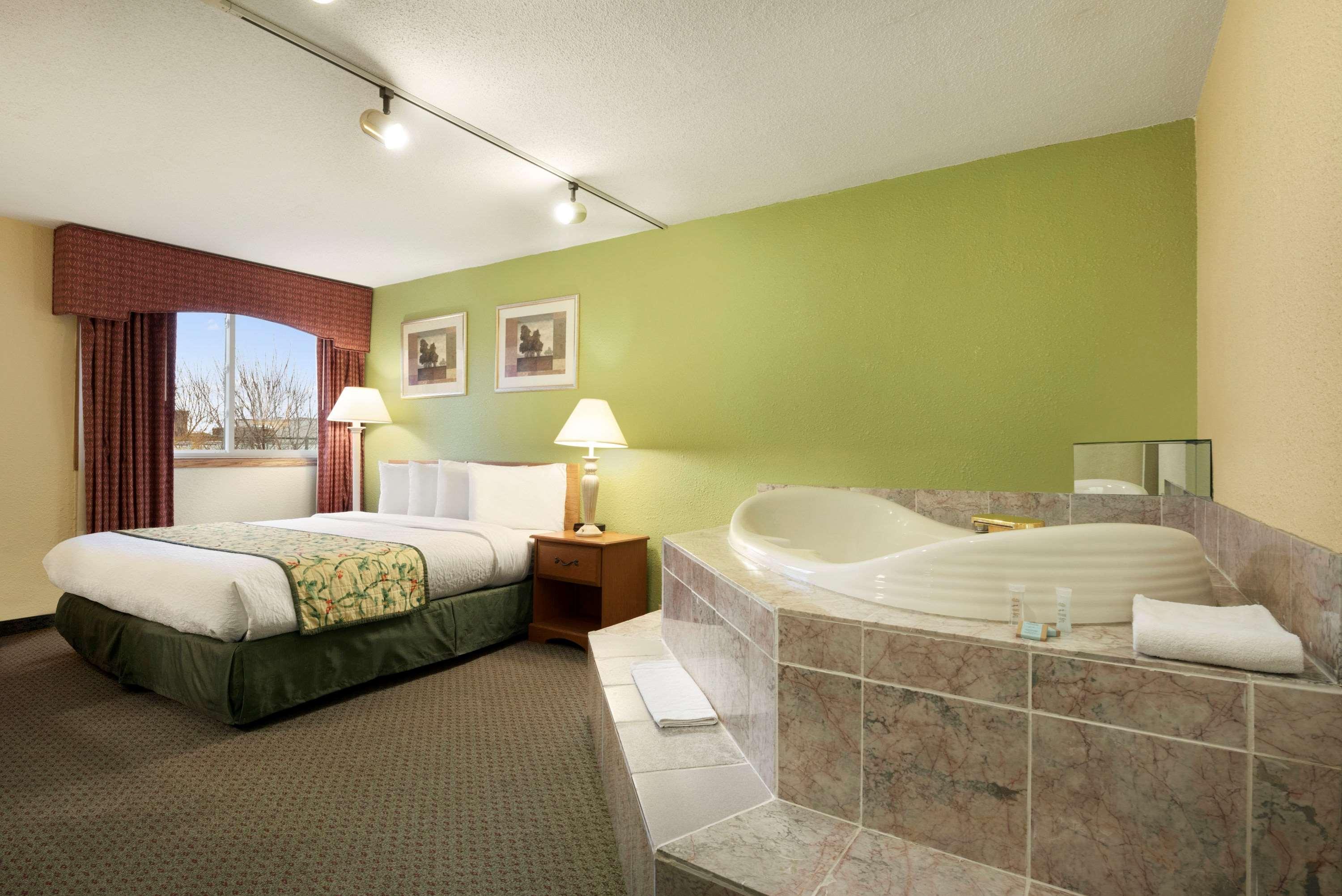Travelodge By Wyndham Sturgis