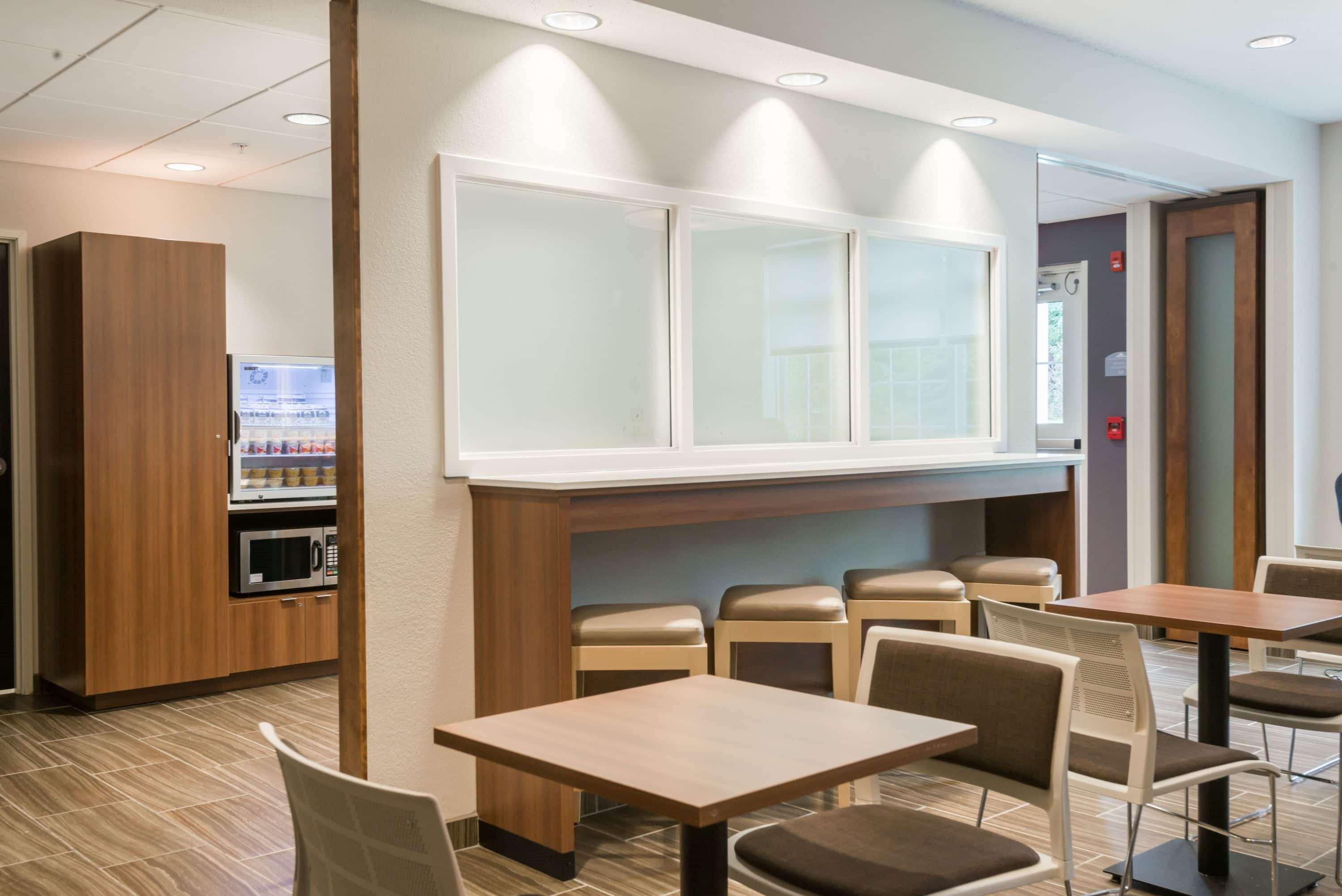 Microtel Inn & Suites By Wyndham Altoona