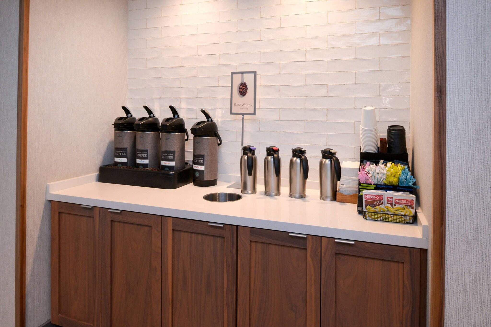 Fairfield Inn & Suites Arlington Near Six Flags
