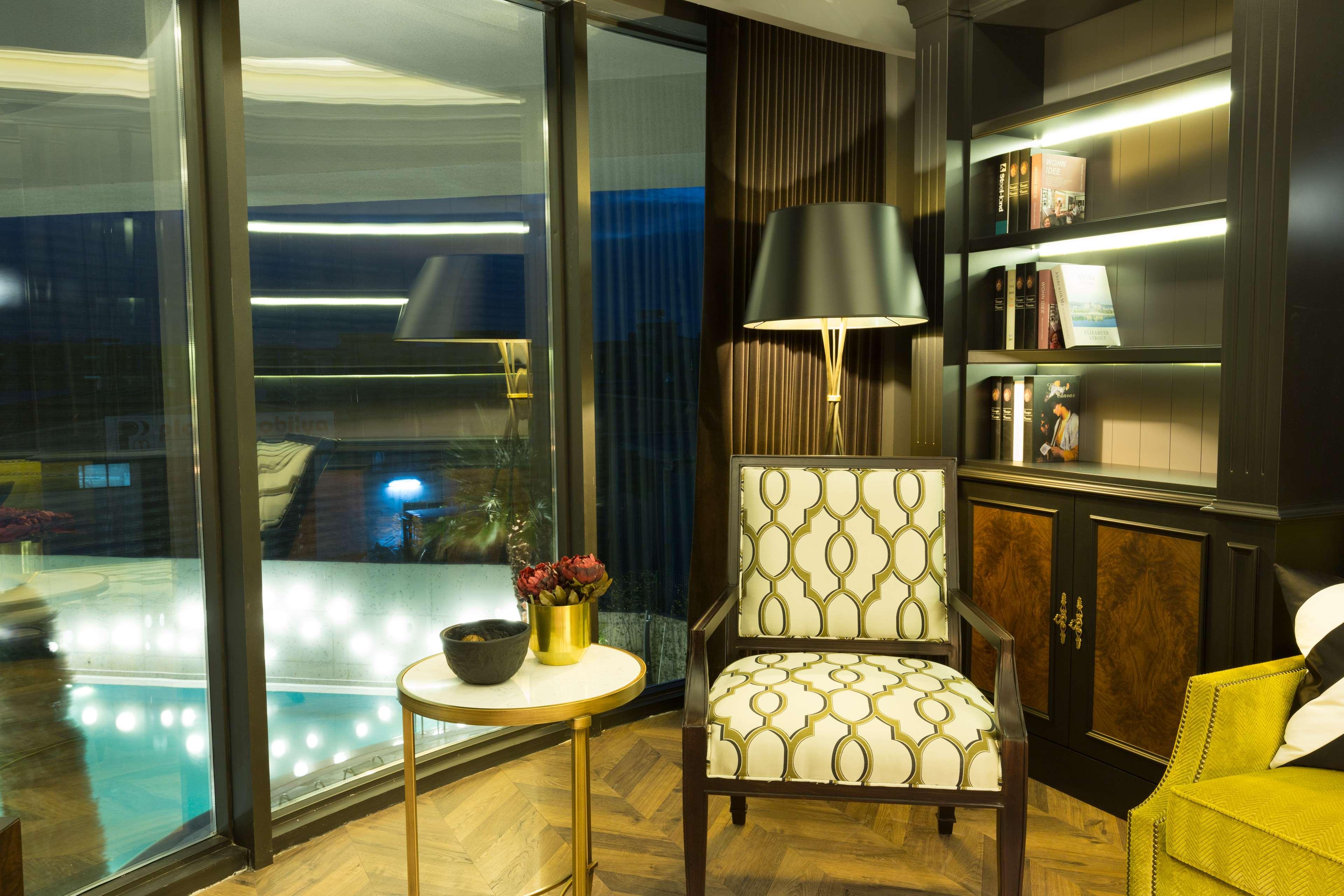 Doubletree By Hilton Izmir Airport