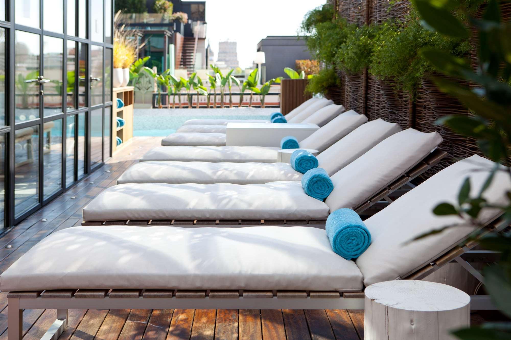 Monument Hotel by null