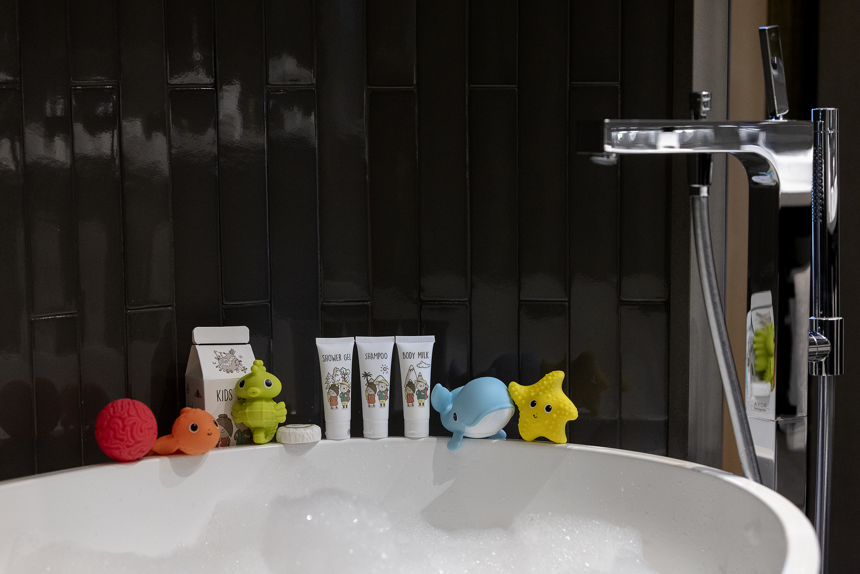 Monument Hotel by null